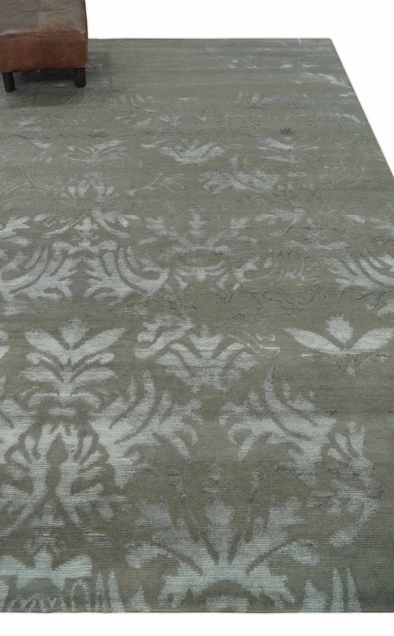 Floral Gray and Silver Hand knotted 6x9 wool and Viscose Area Rug - Image 4