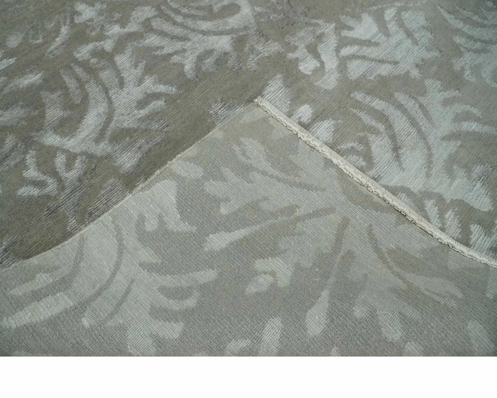 Floral Gray and Silver Hand knotted 6x9 wool and Viscose Area Rug - Image 7