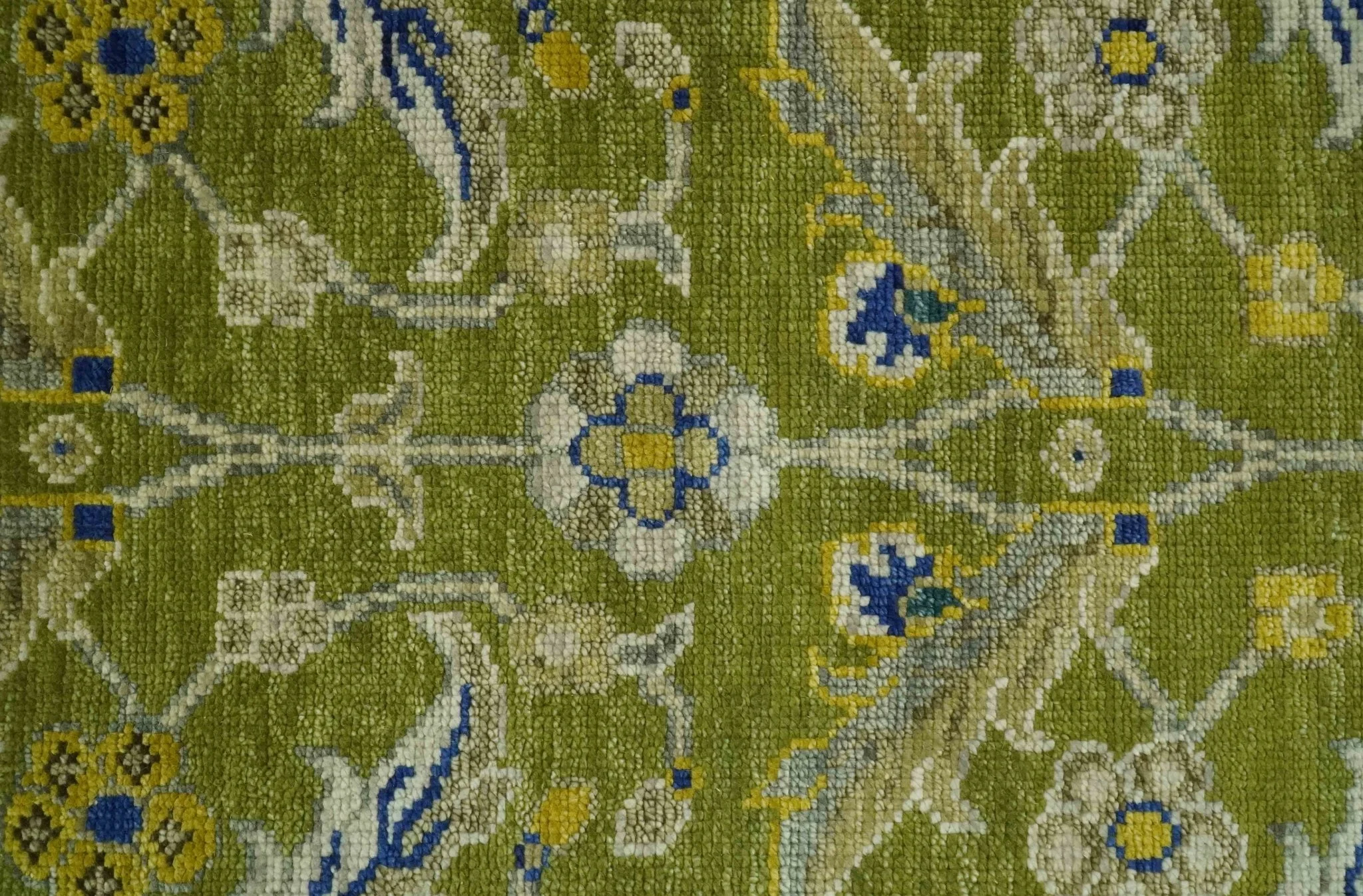 Traditional Floral Green and Blue Hand Knotted 8x10 wool area rug - Image 4