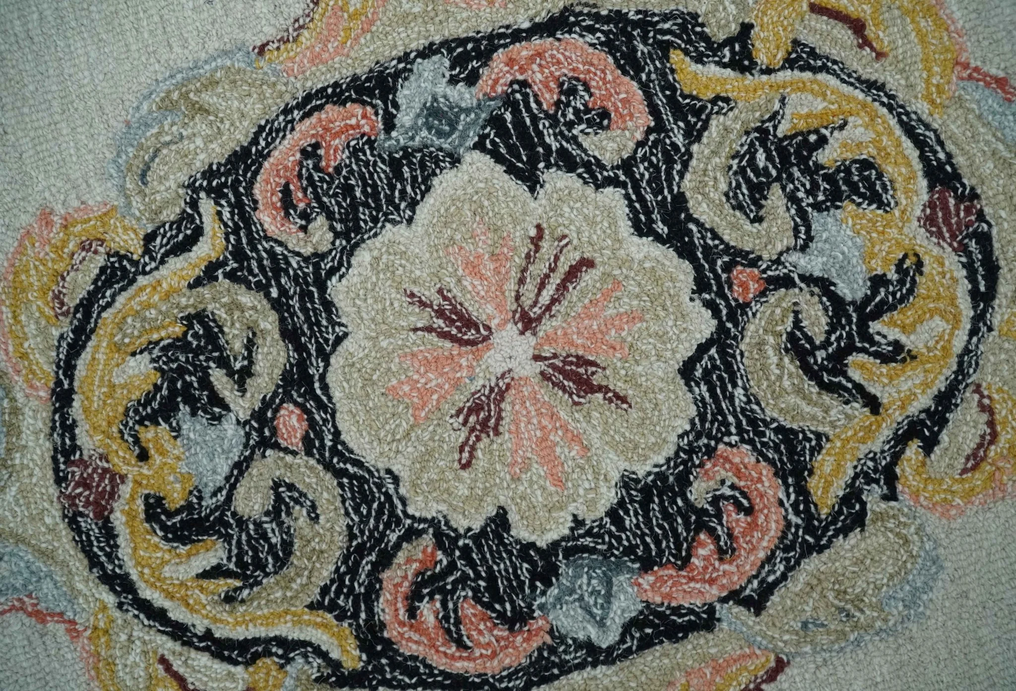 Ivory, Light Green and Charcoal Aubusson design Hand Tufted 8x10 wool Area Rug - Image 4