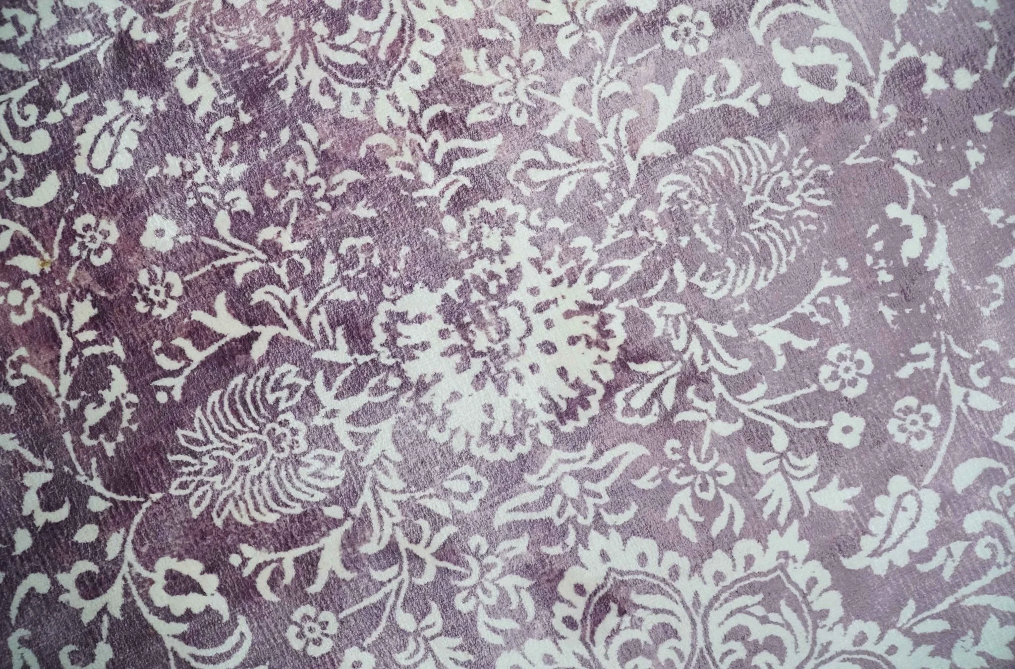 Premium Floral Medallion Purple and Ivory 5.6x7.9 Viscose Area Rug - Image 5