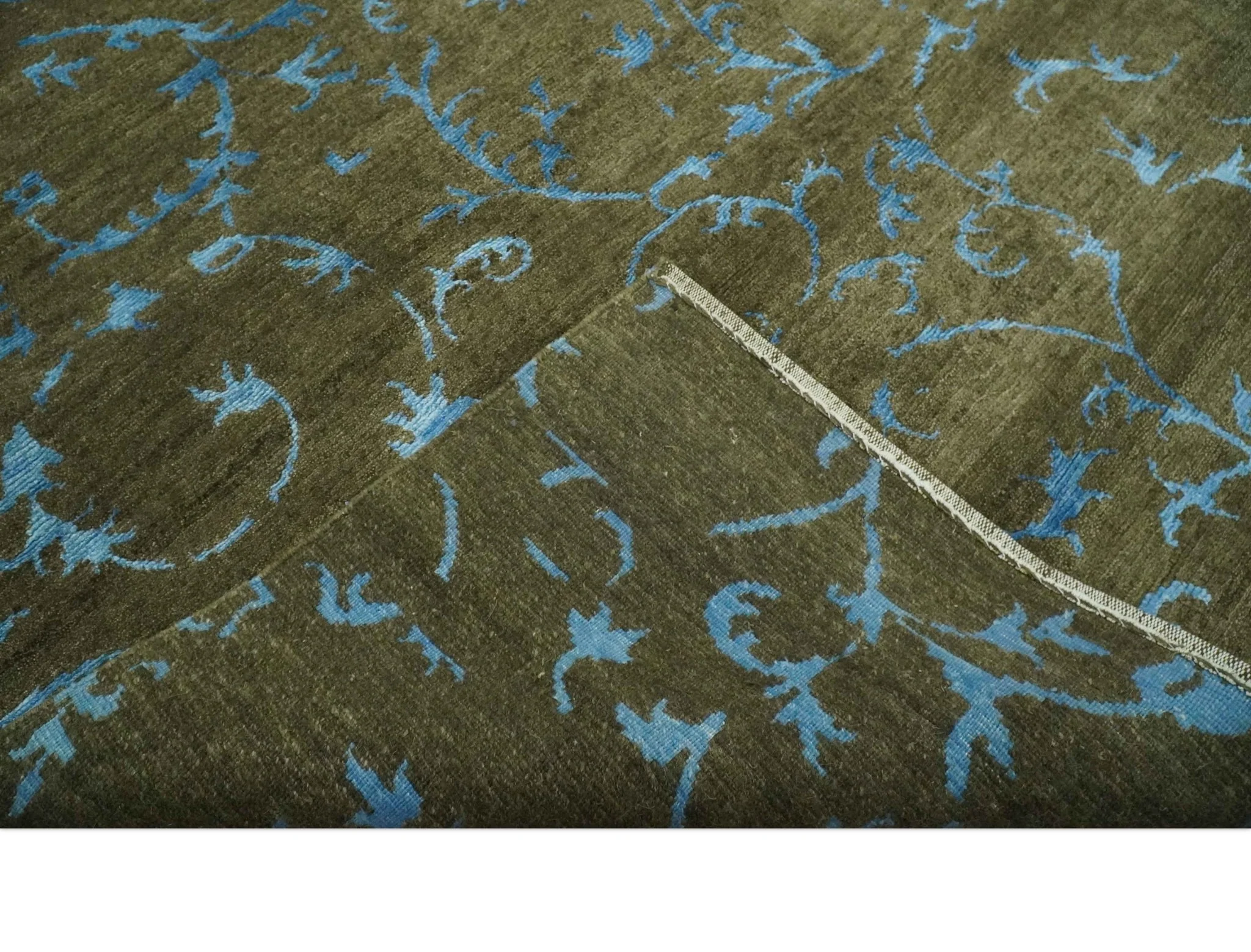 Premium look Antique Style Olive and Blue Hand loom 6x9 wool and Art Silk Area Rug - Image 8