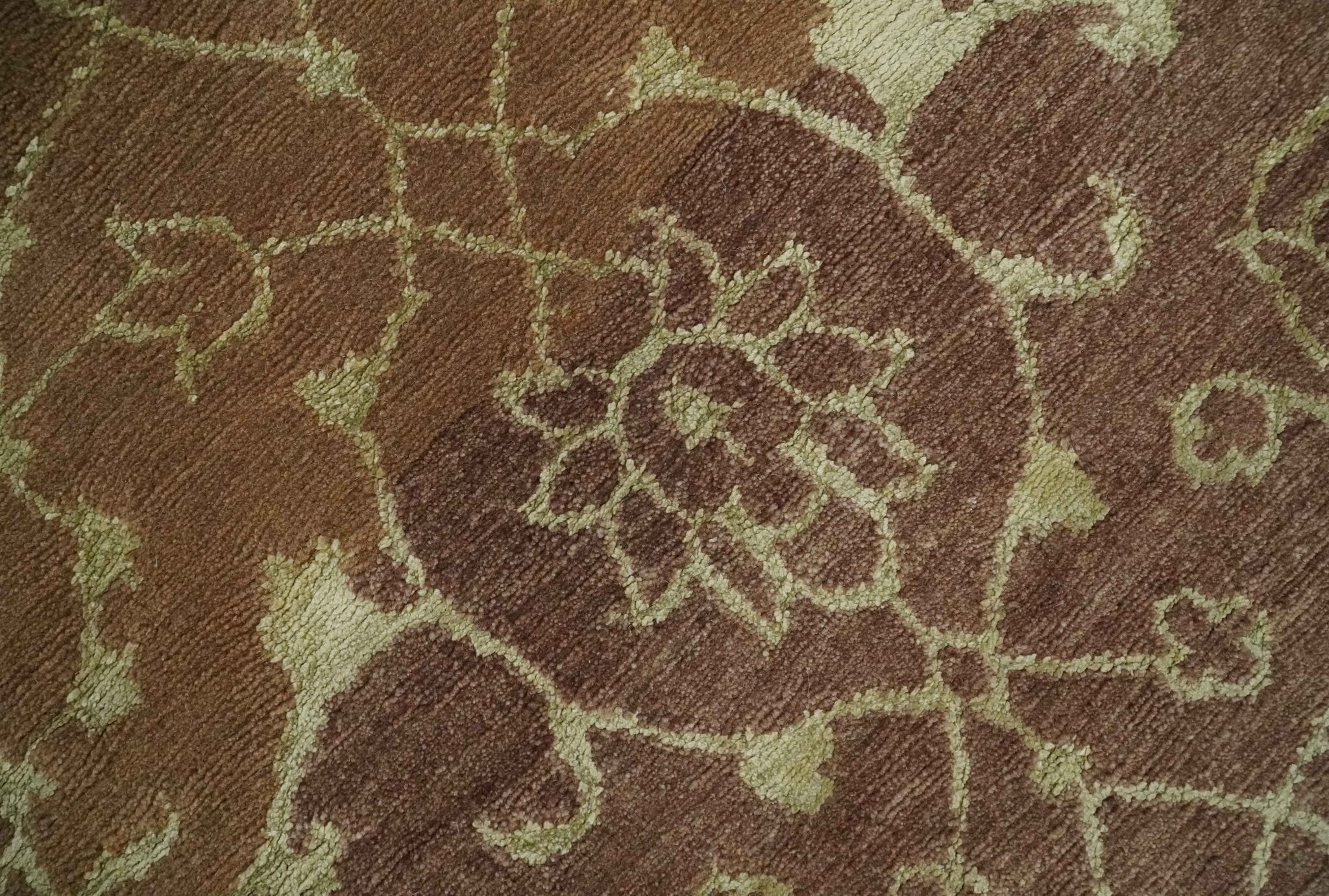 Traditional Olive, Brown, Rust and Beige 5x8 Handloom Wool and Art Silk Area Rug - Image 4