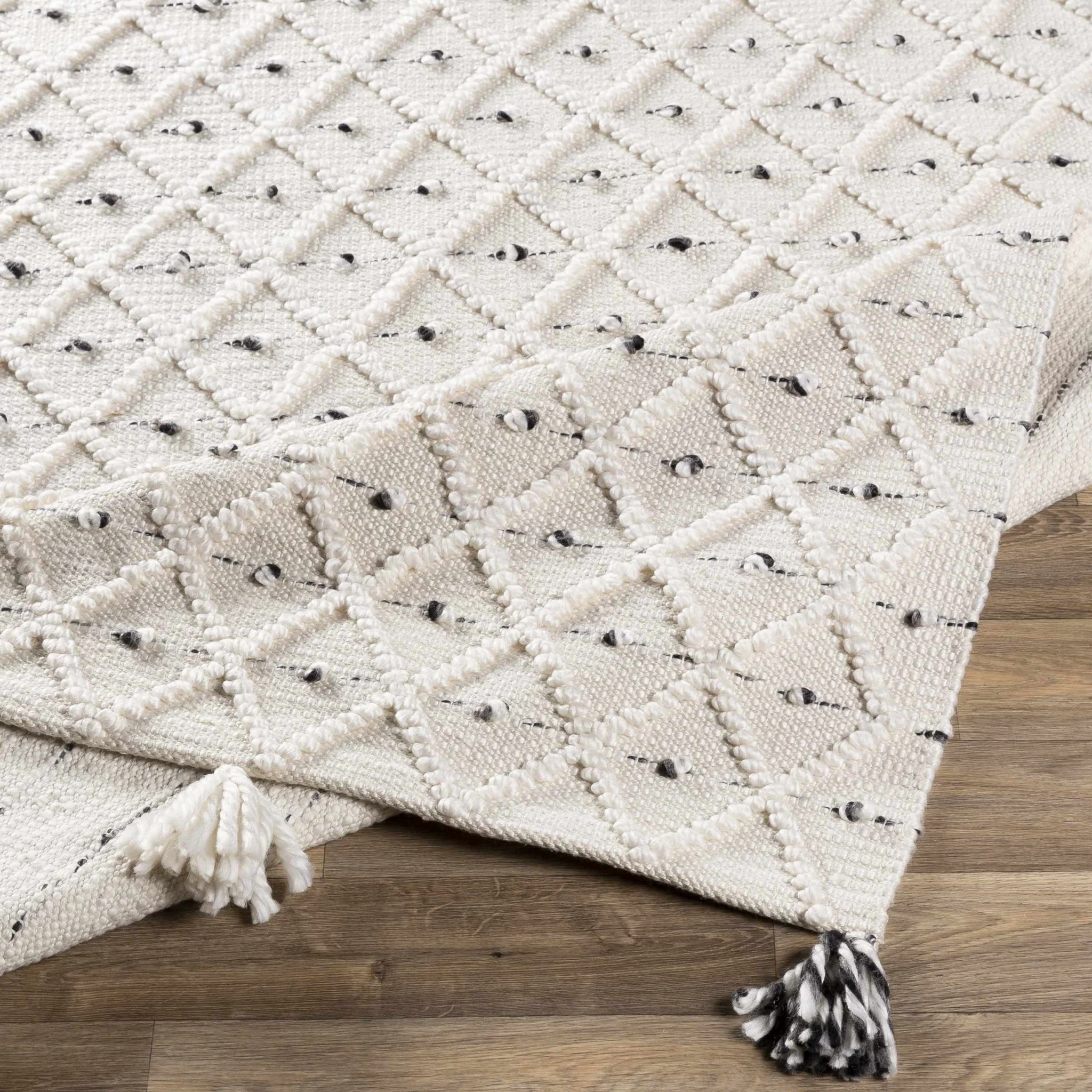 Hand Woven Modern Geometrical Beige and Charcoal Tassel Design rug - Image 8