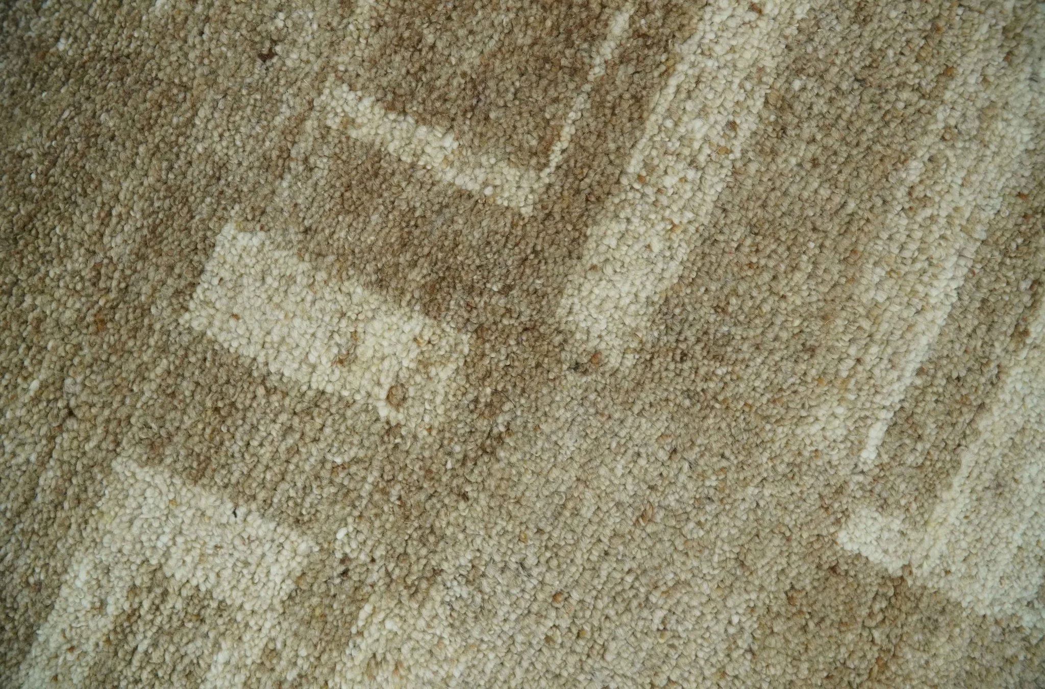 Modern Geometrical Dark Beige and Ivory Hand Knotted 5x8 Wool Area Rug - Image 5