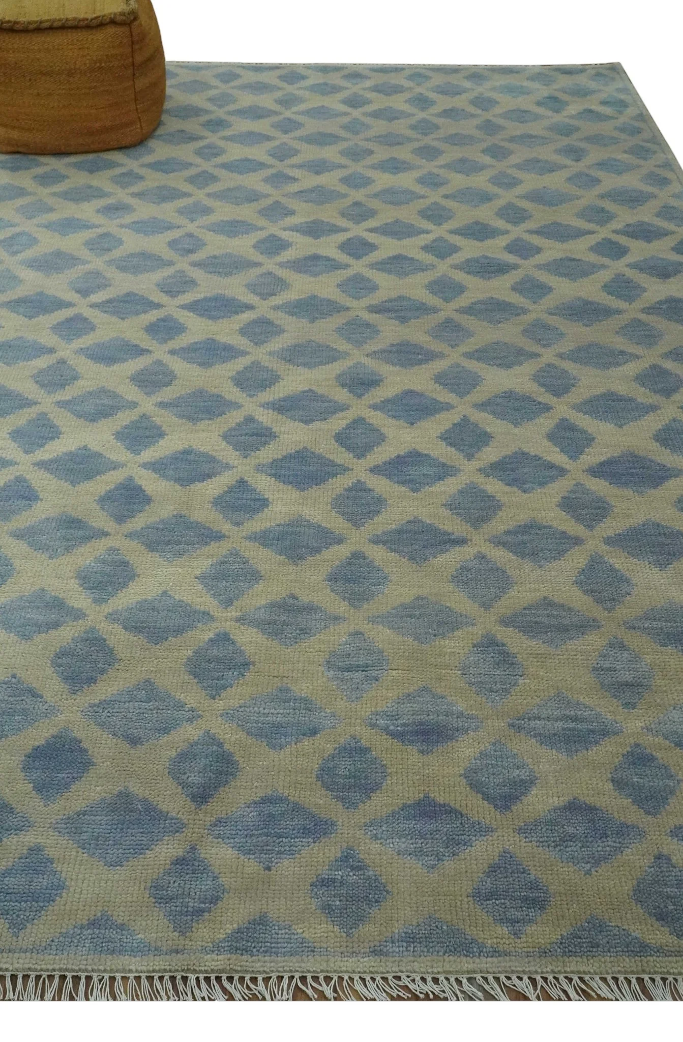 Modern Geometrical Diamond Design Gray and Beige 8x10 Hand knotted wool rug - Image 3