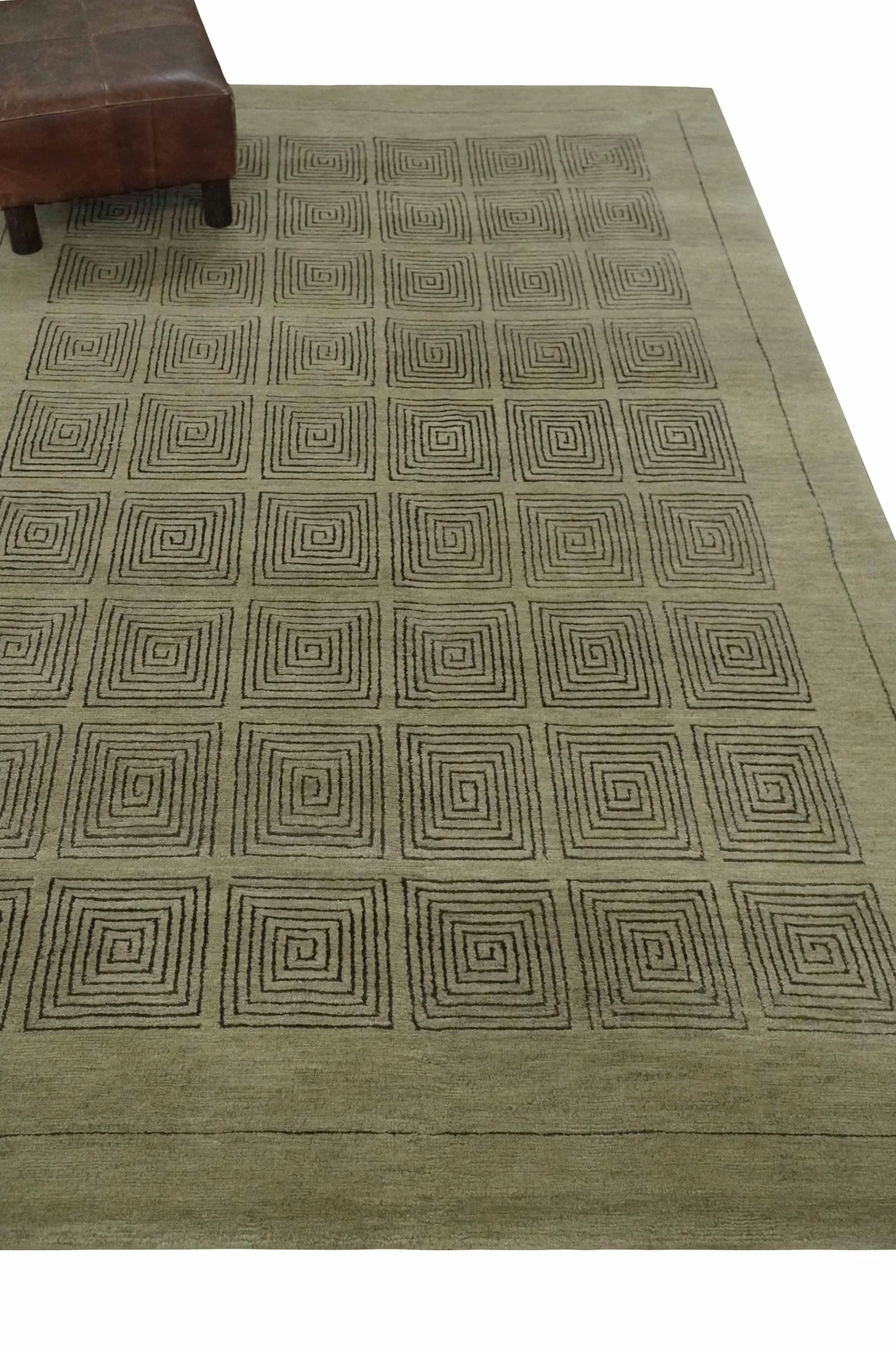 Modern Geometrical Olive and Charcoal Hand loom 5x7 Wool and Art Silk Area Rug - Image 4