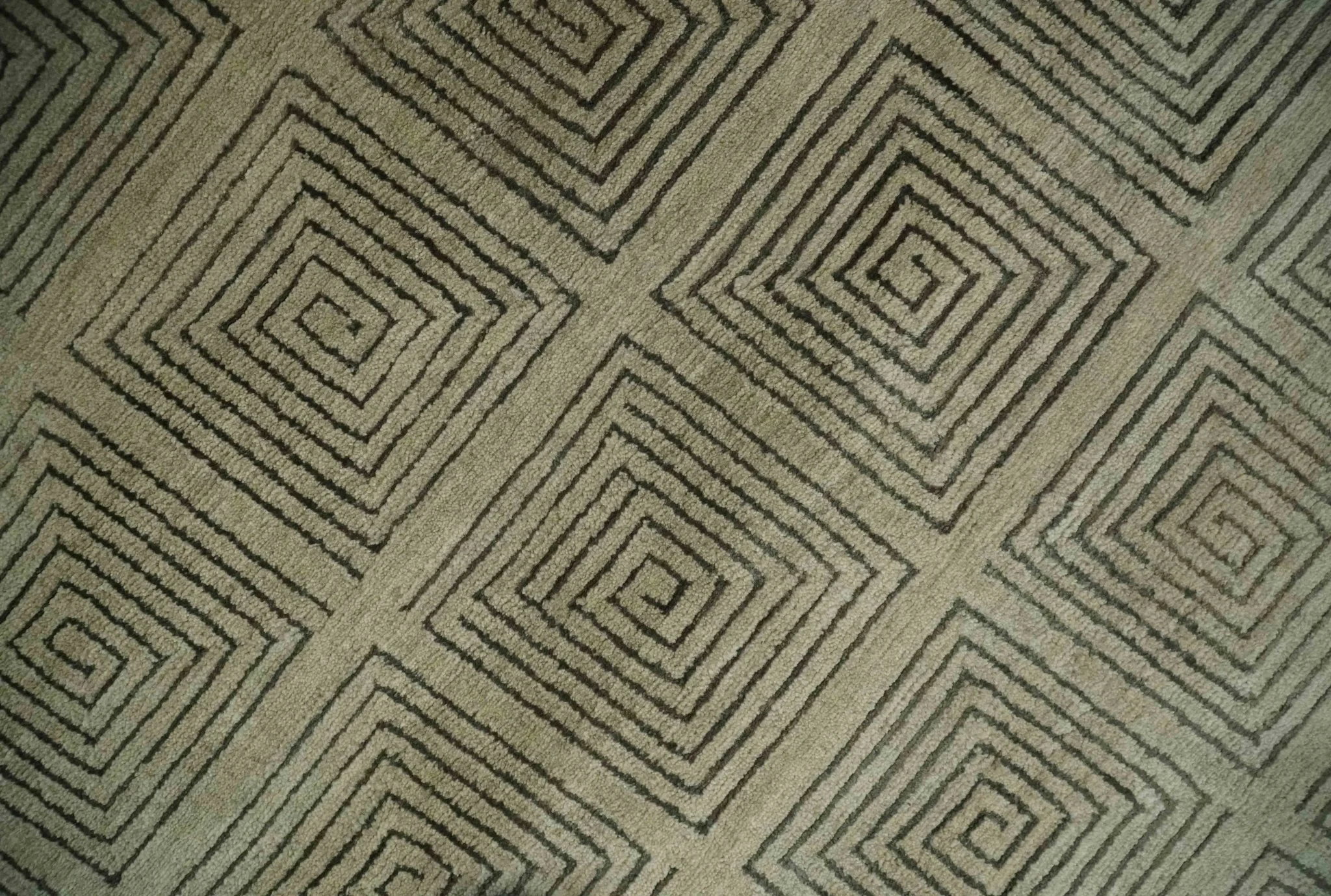 Modern Geometrical Olive and Charcoal Hand loom 5x7 Wool and Art Silk Area Rug - Image 5