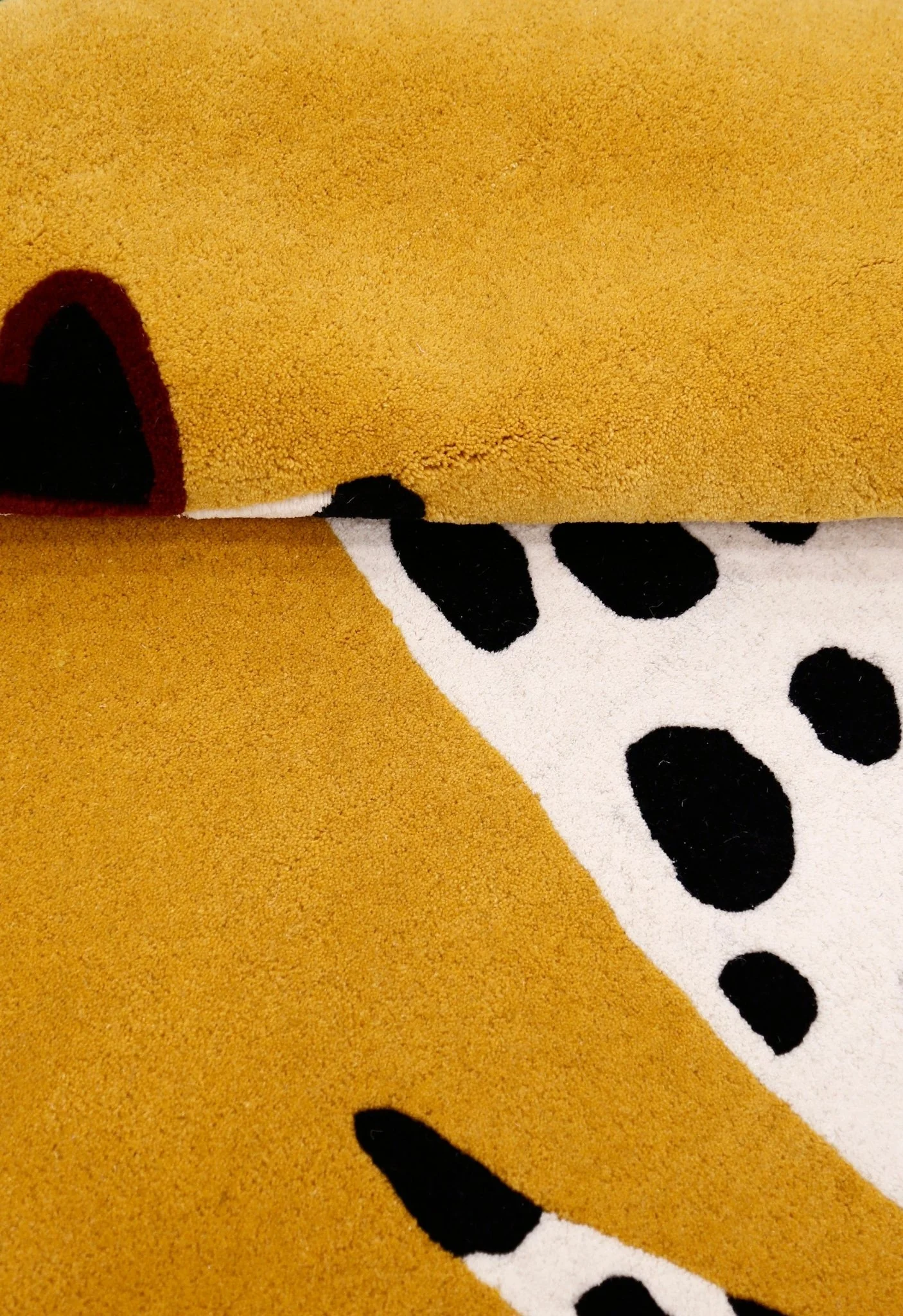 Gold And Black Shady Dalmatian Hand Tufted 4x4 Wool Rug - Image 5