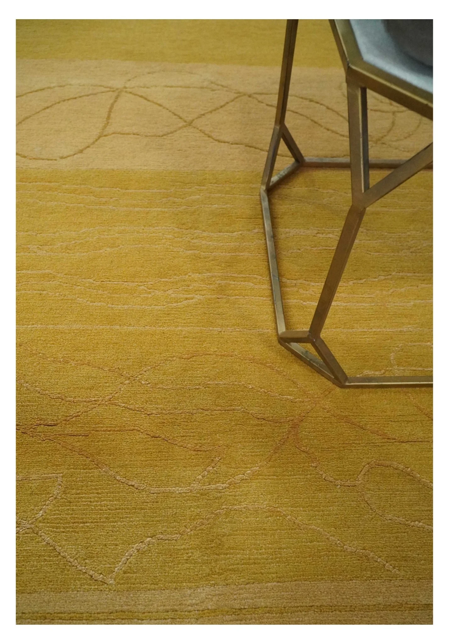 Gold and Brown Hand knotted Stripes 4x6 wool and Art Silk area Rug - Image 2