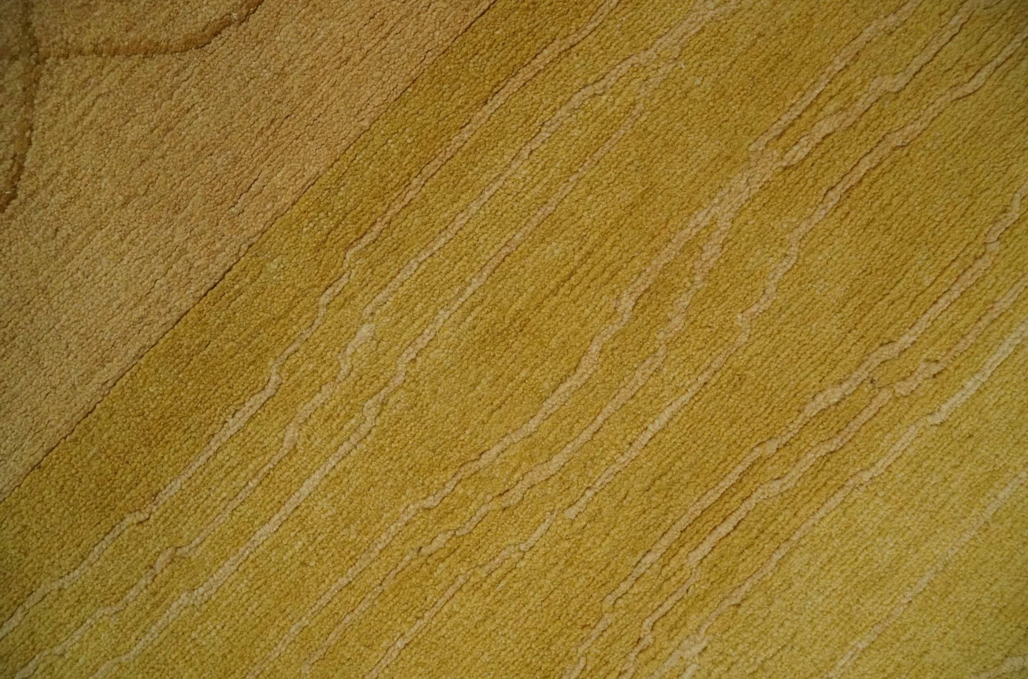 Gold and Brown Hand knotted Stripes 4x6 wool and Art Silk area Rug - Image 4
