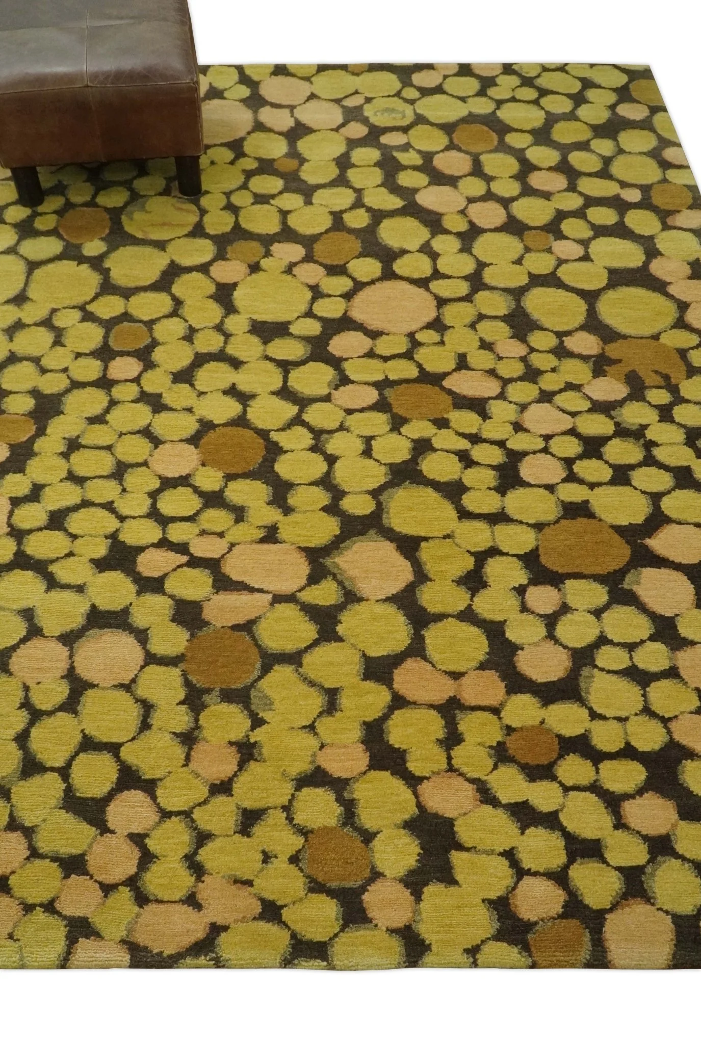 Gold and charcoal Dot 5.6x7 Hand loom wool and art silk Area Rug - Image 3