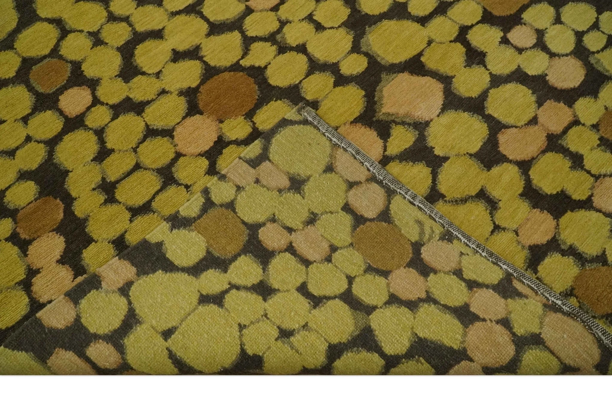 Gold and charcoal Dot 5.6x7 Hand loom wool and art silk Area Rug - Image 7