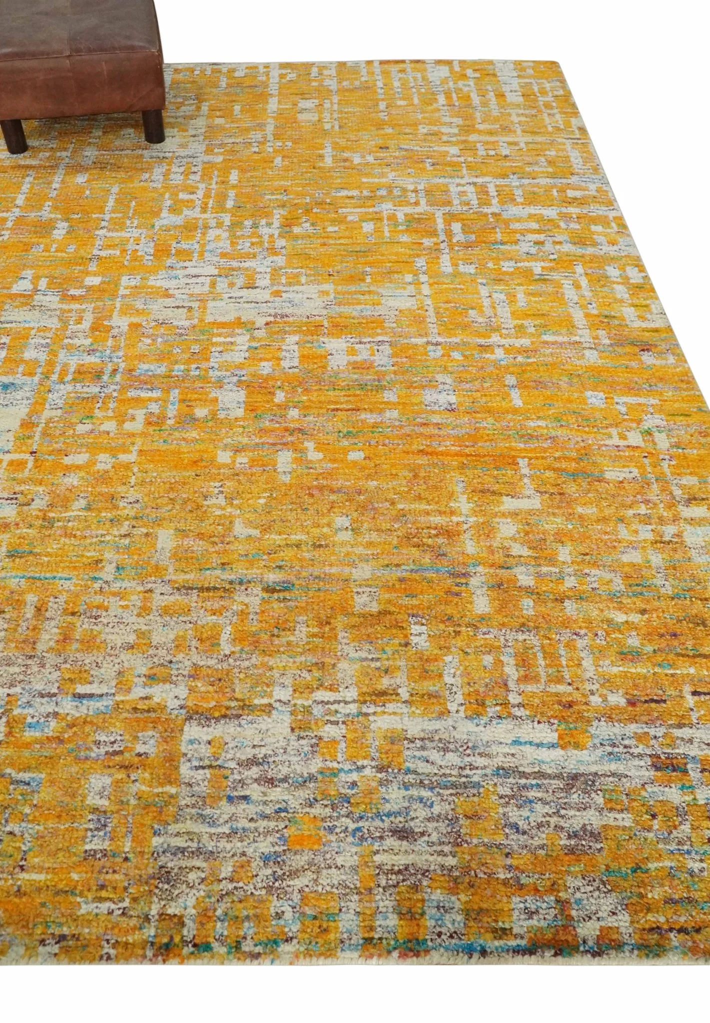 Gold and Ivory Modern Abstract 5x8 Recycled Art Silk Area Rug - Image 3
