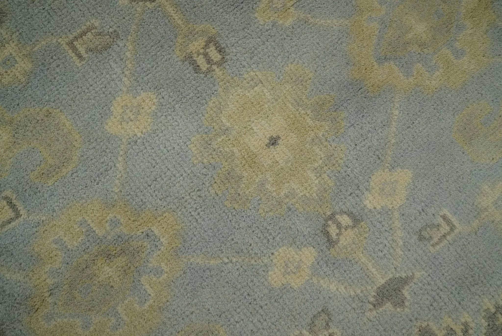 Vintage Style Hand Knotted Gray and Beige 6x9 Traditional Oriental Oushak wool rug - Image 4