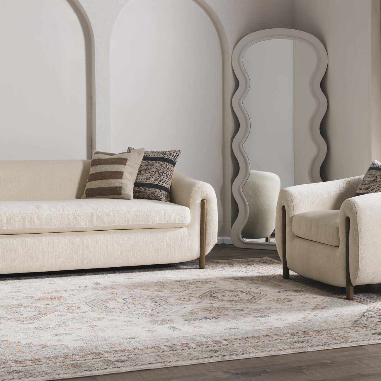 Gray And Cream Traditional Style Area Rug - Image 4