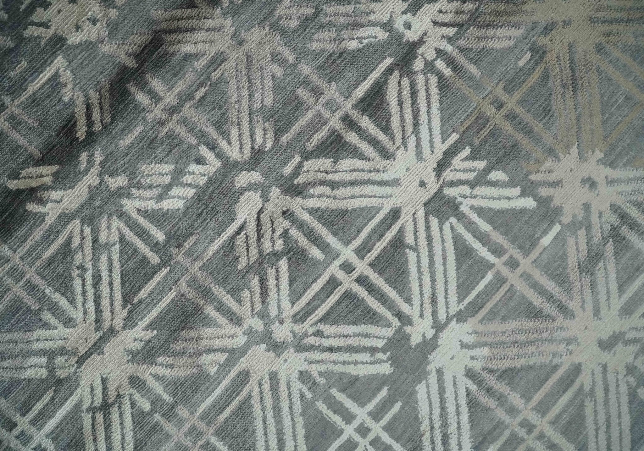 Antique look Gray and Ivory Geometrical Stripes Pattern Hand loom Viscose wool Area Rug - Image 6