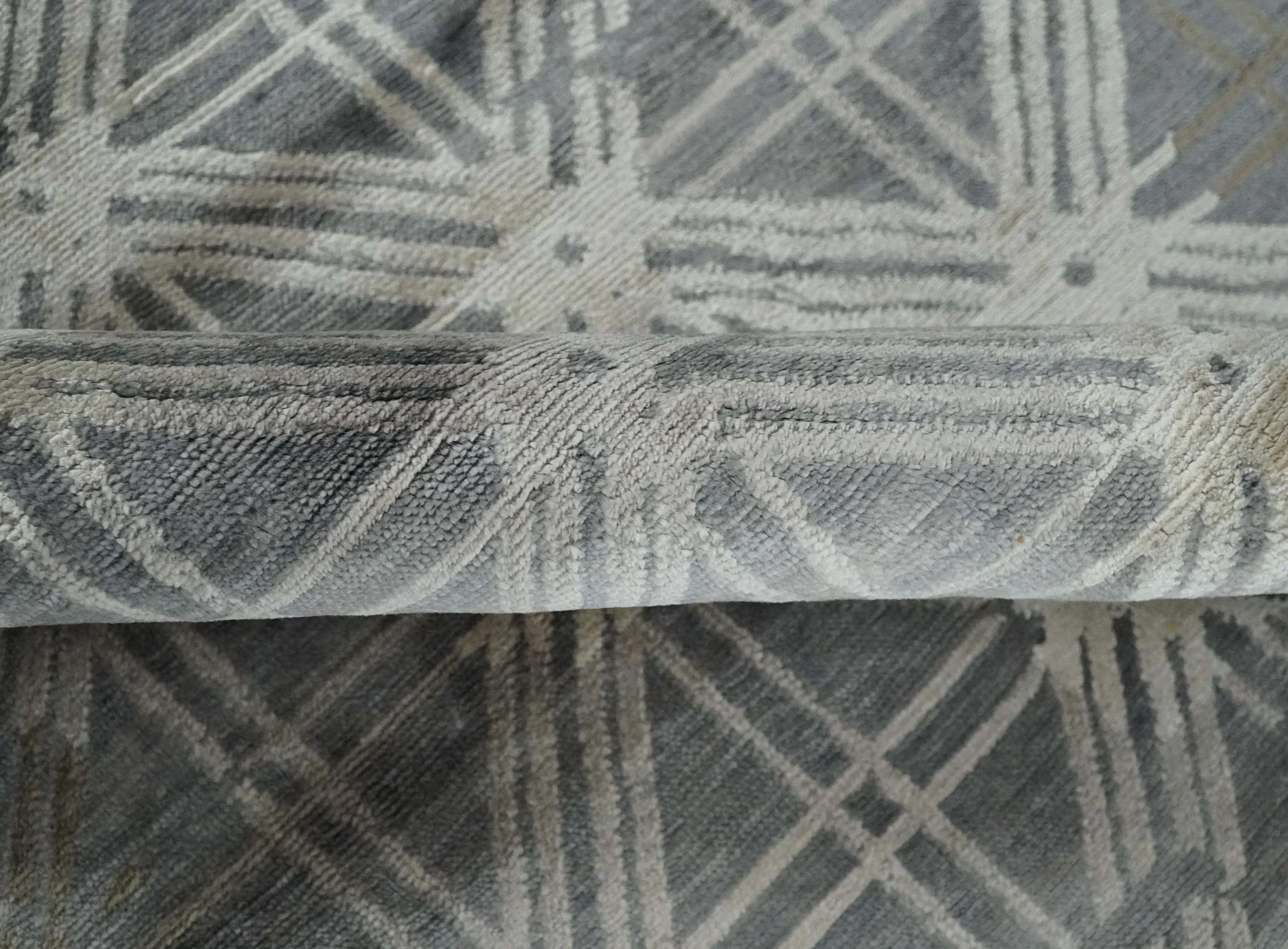Antique look Gray and Ivory Geometrical Stripes Pattern Hand loom Viscose wool Area Rug - Image 7