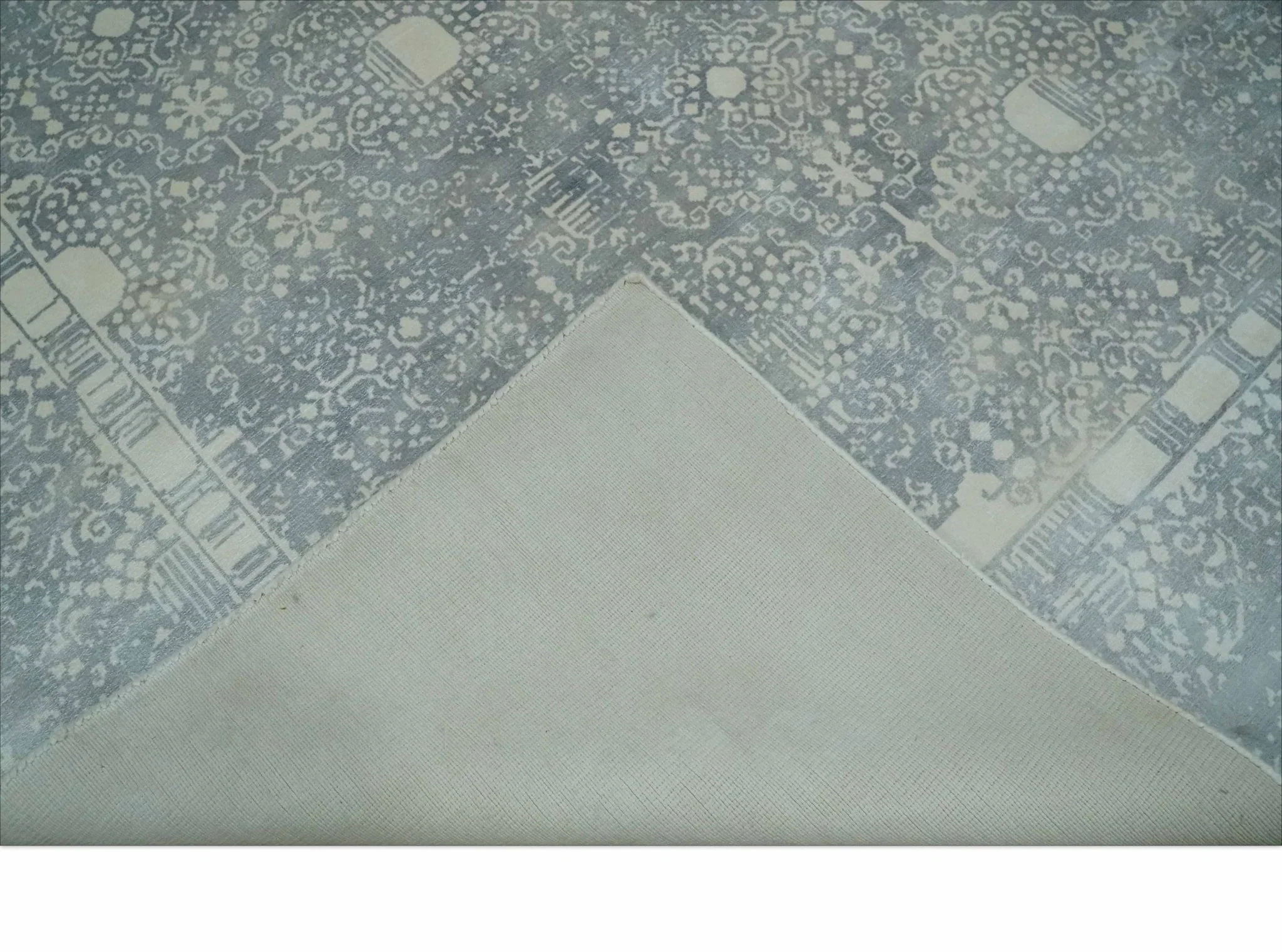 Premium Style Gray and Ivory Traditional Ikat Large design 5.6x8 Hand loom Wool and Viscose Area Rug - Image 8