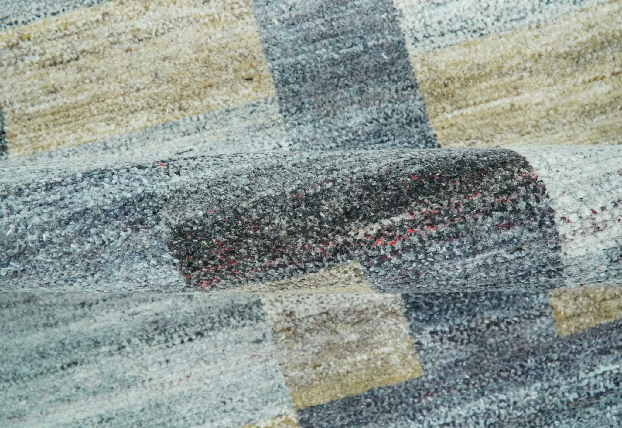 Gray, Charcoal, Ivory and Beige Modern Geometrical 5x8 Pet yarn Area Rug - Image 7