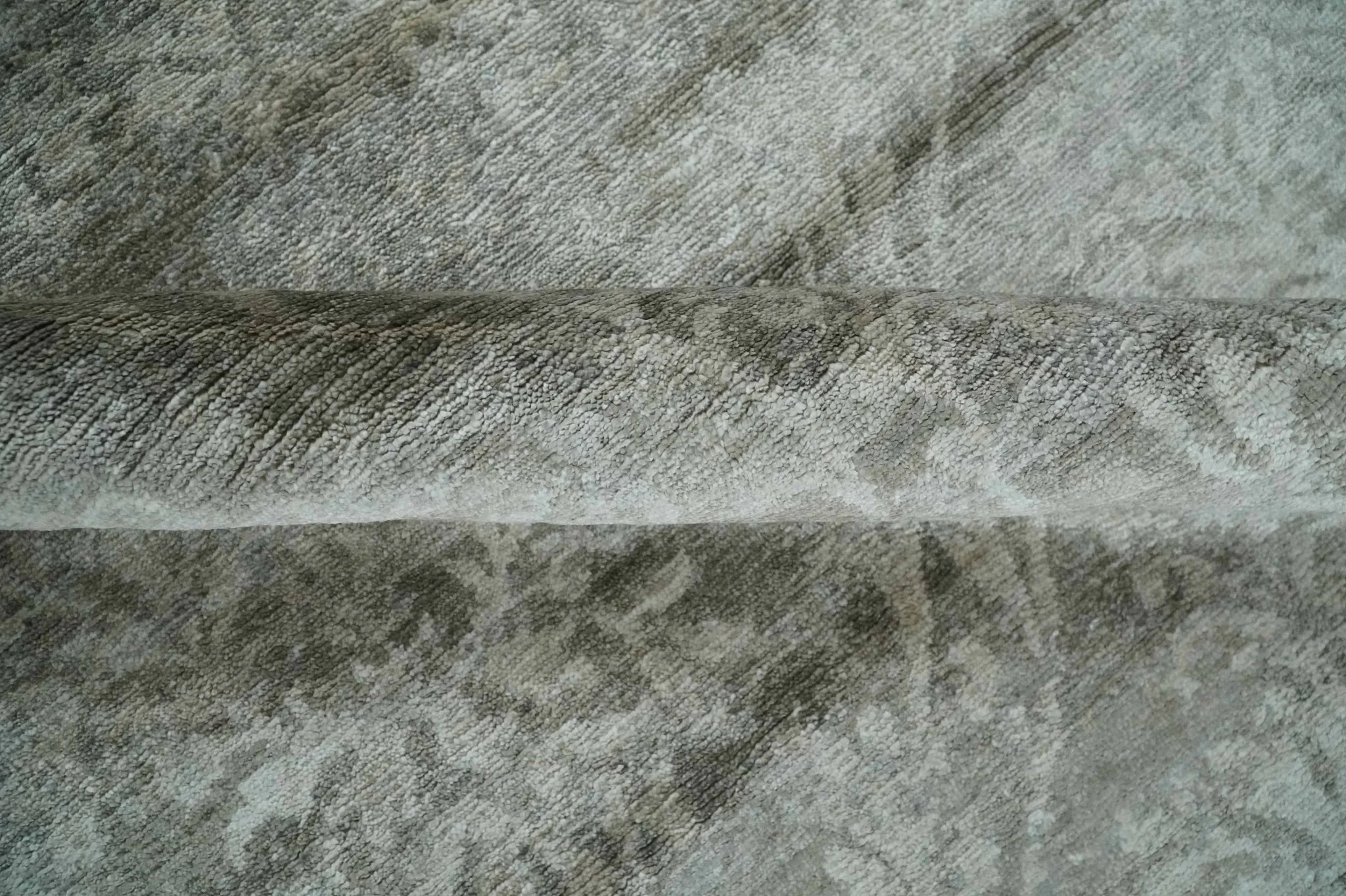 Gray, Silver and Charcoal Traditional ikat design 6x9 Hand knotted wool and Bamboo Silk area Rug - Image 7
