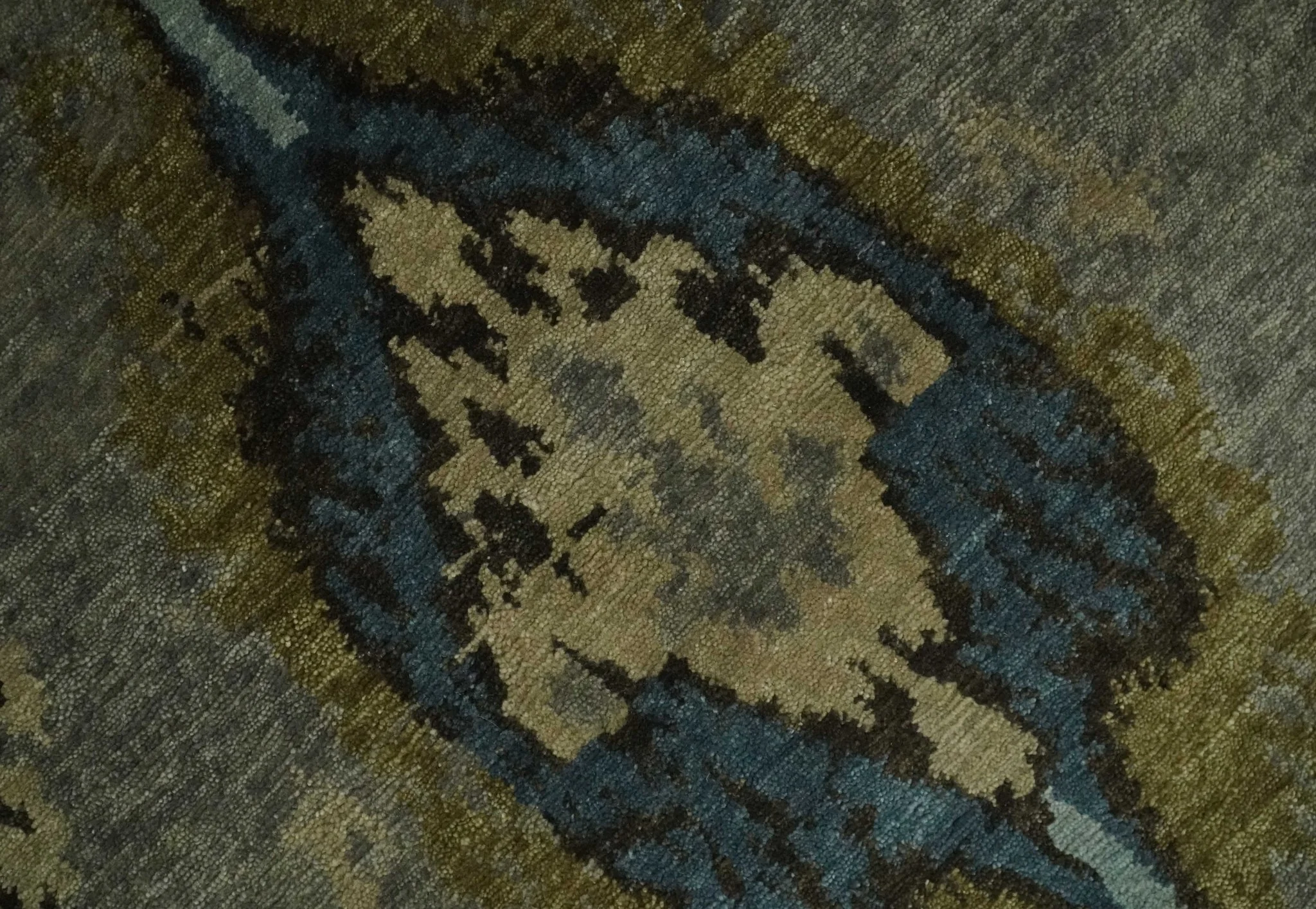 Gray, Teal, Beige and Silver Antique Ikat Design 8x10 wool Area Rug - Image 4