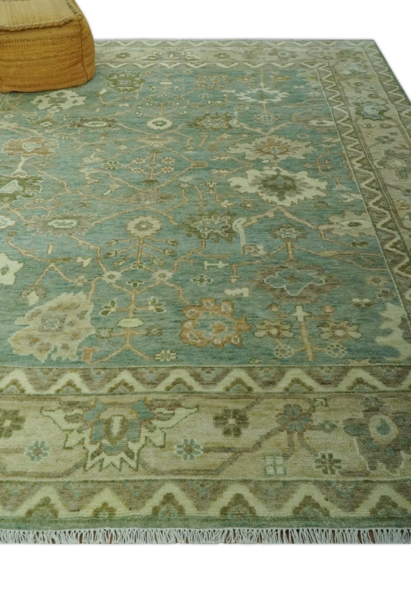 Antique design 8x10 Green and Beige Traditional Oriental Oushak wool area rug - Image 3