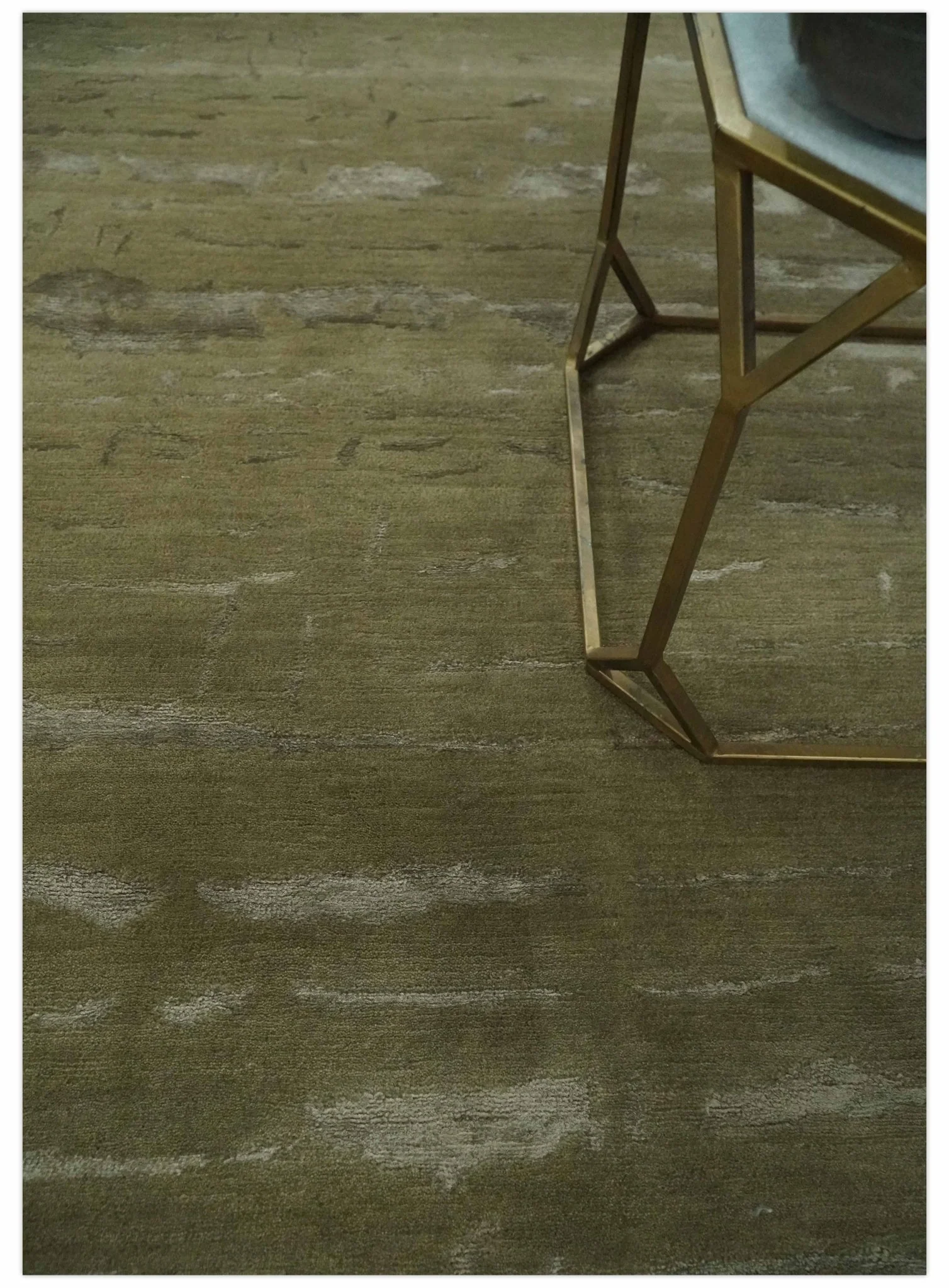 Green and Silver Modern Abstract Hand loom 5x7 wool and Art Silk Area Rug - Image 2