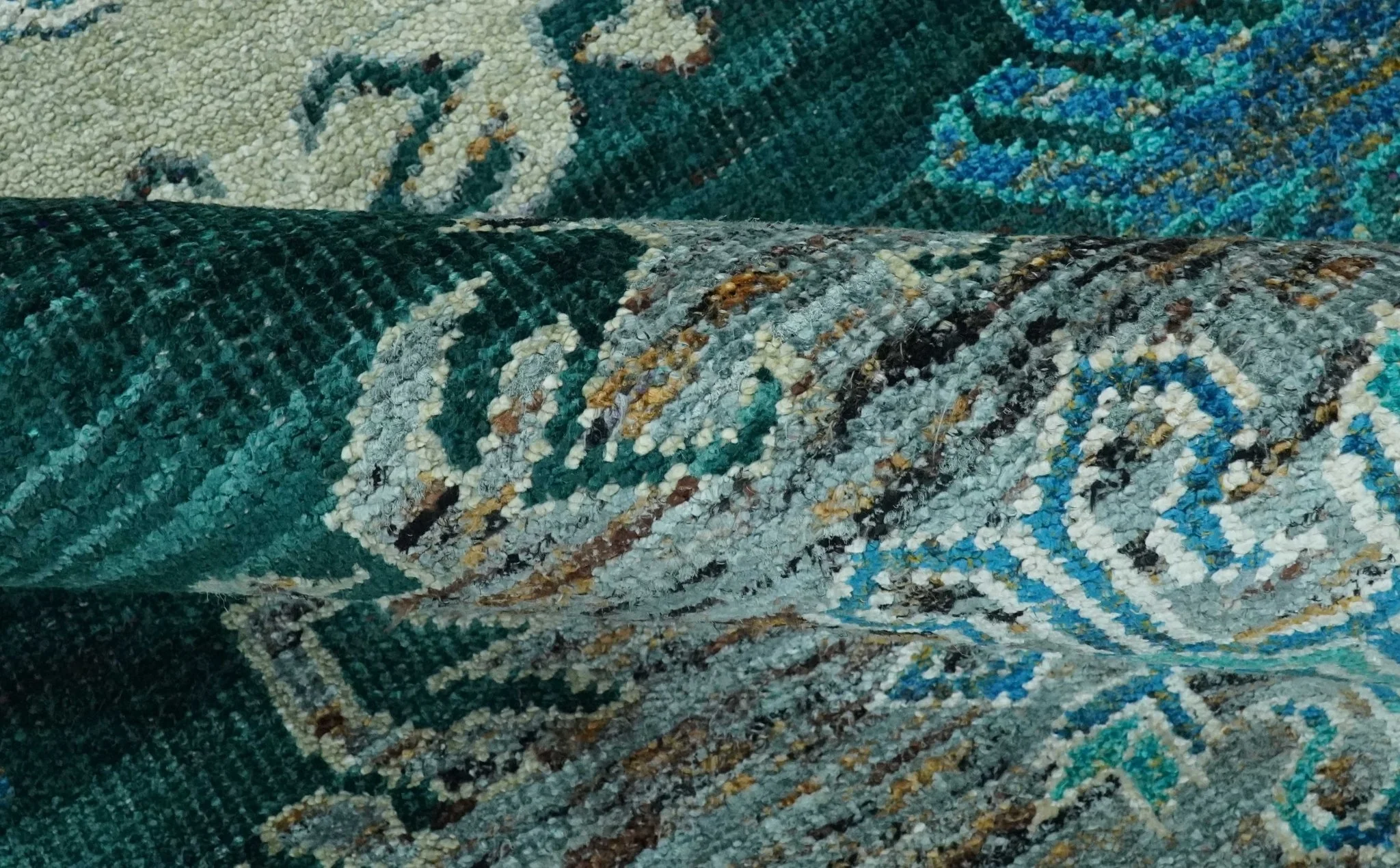 5x8 Green, Ivory and Blue Traditional Large design hand knotted wool area rug - Image 6