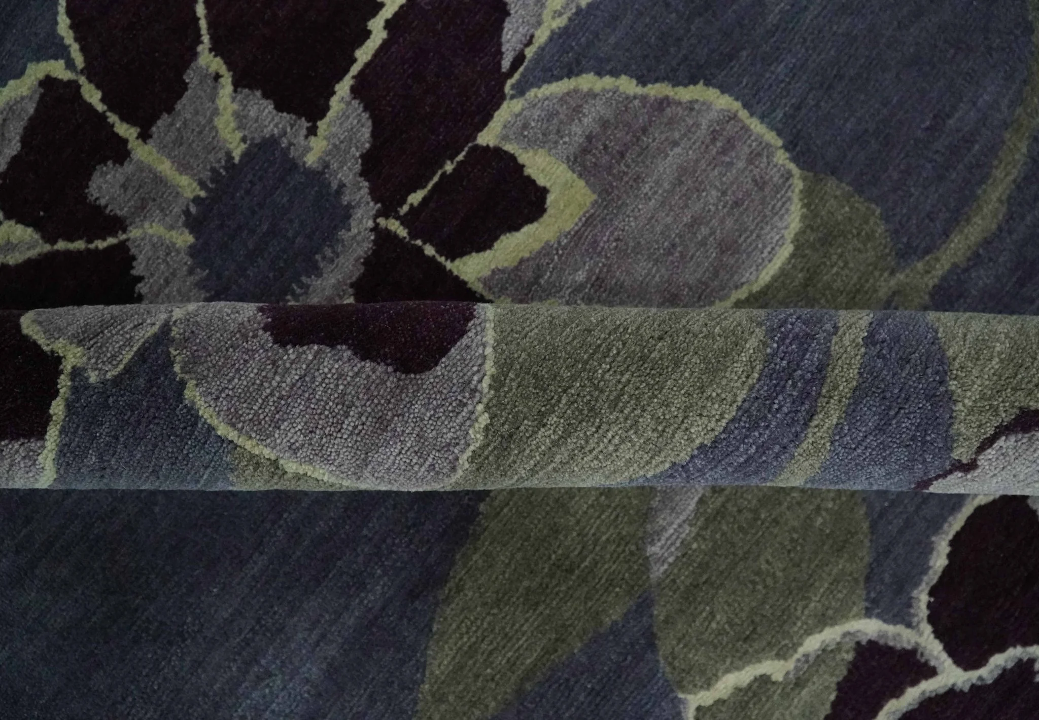 Premium look Green, Ivory, Charcoal and Gray Traditional Floral 4.6x6.6 wool and Art Silk Area Rug - Image 6