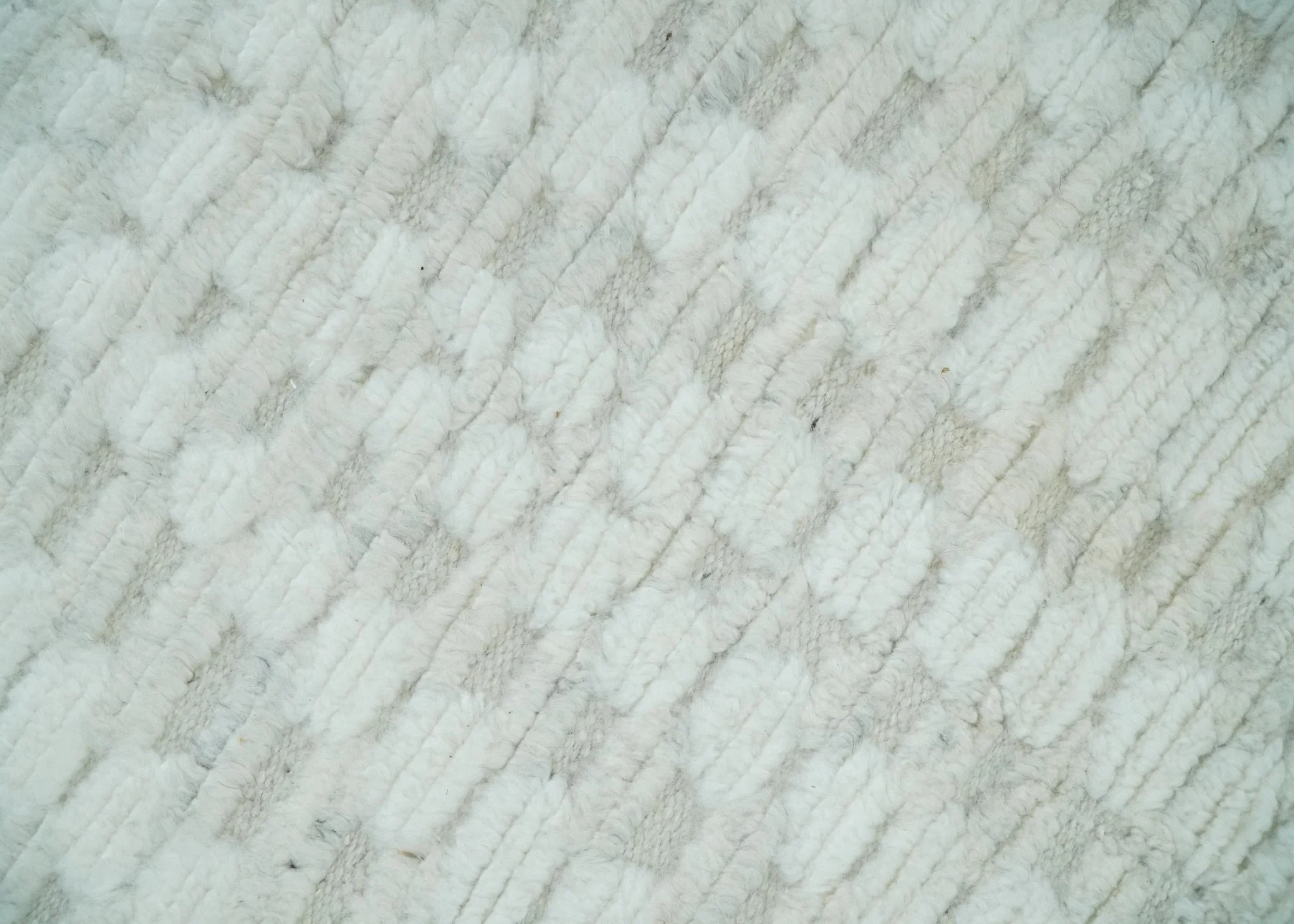 Hand carved Ivory Traditional Geometrical Pattern Hand Knotted 7.10x9.8 Wool Area Rug - Image 3