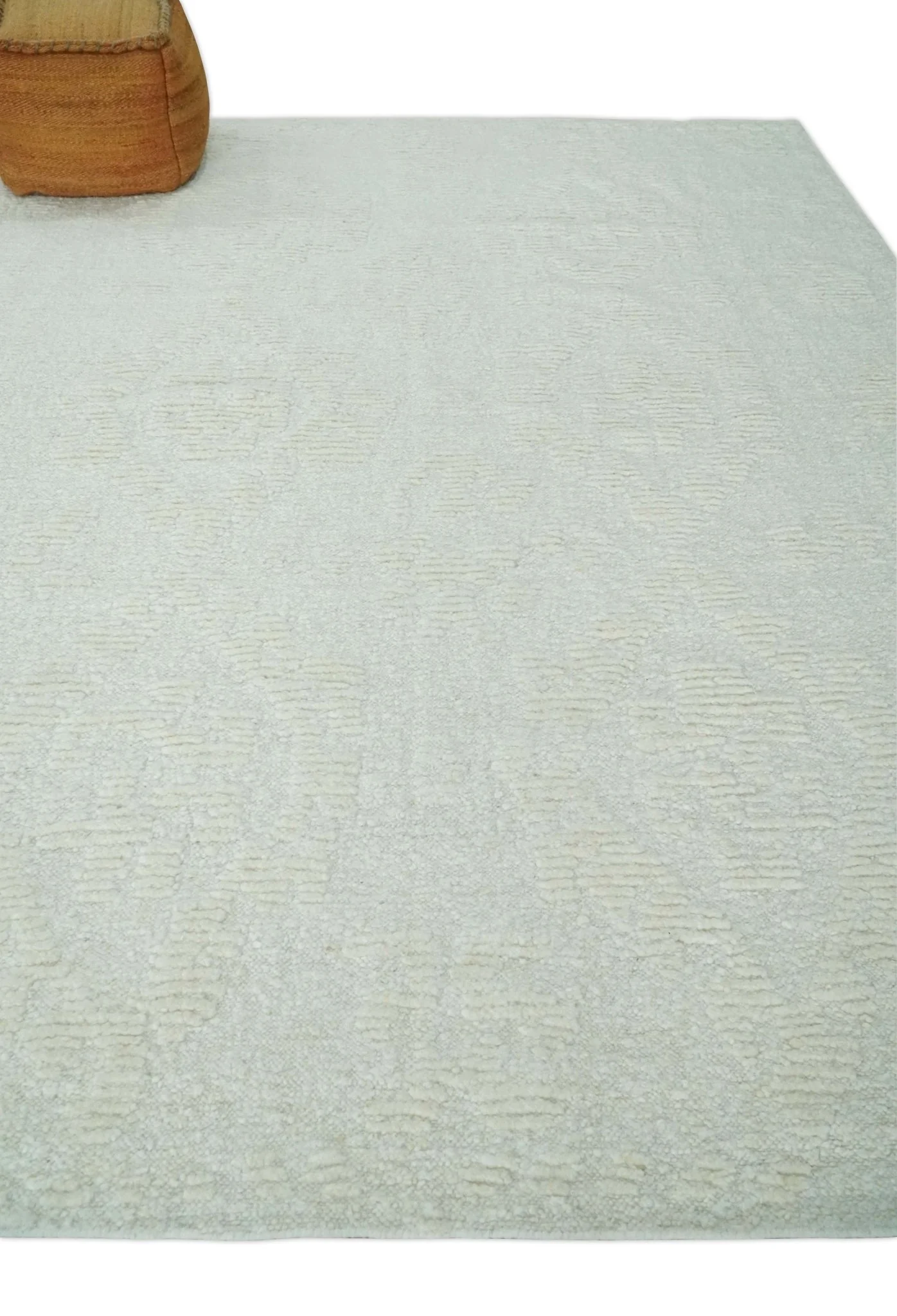 Hand carved Ivory Traditional Hand Knotted 8x10 high low Wool Area Rug - Image 2