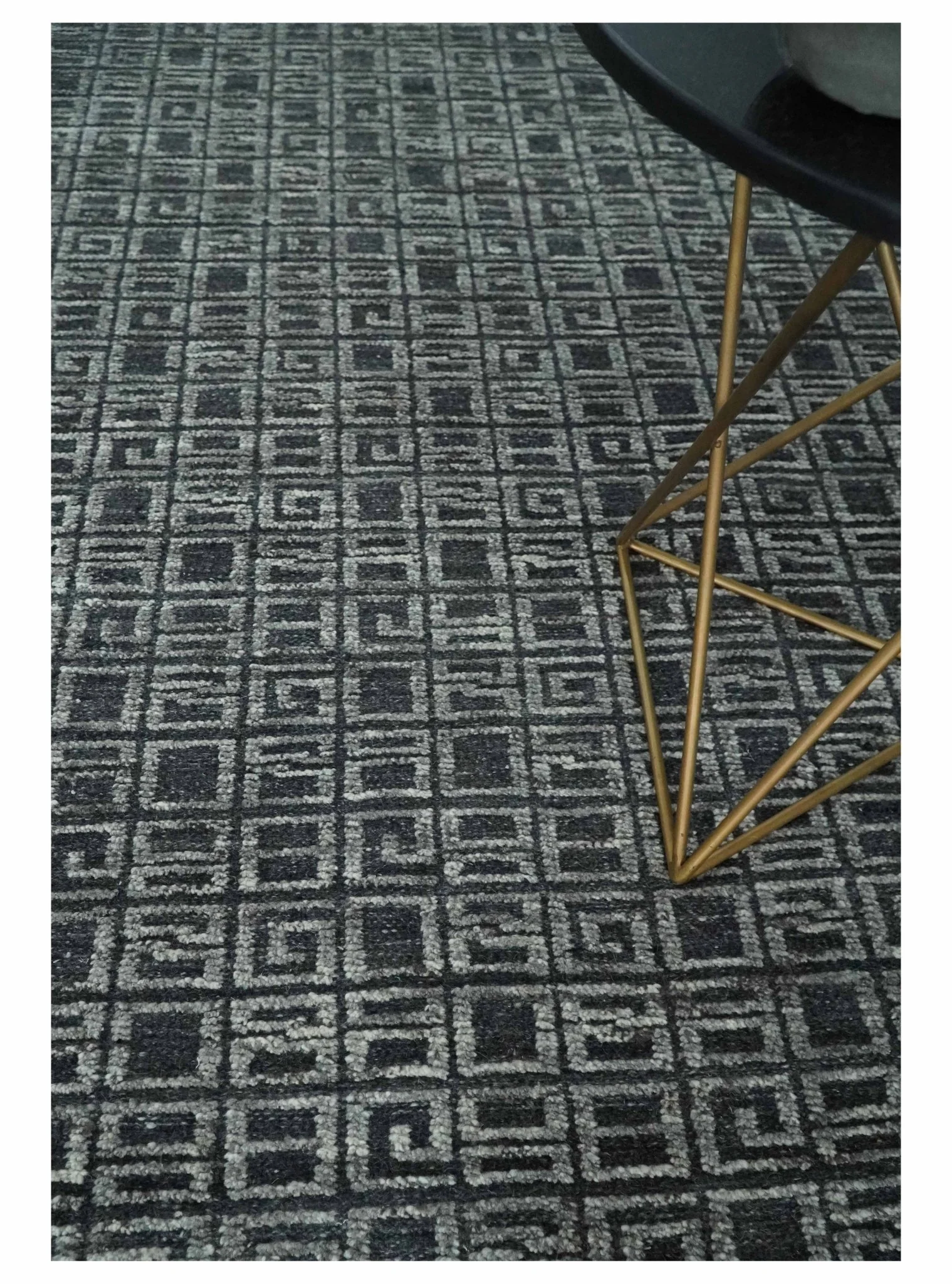 Contemporary Hand carved 8x10 Silver and Charcoal Traditional Geometrical Pattern Hand Knotted Wool Area Rug - Image 2