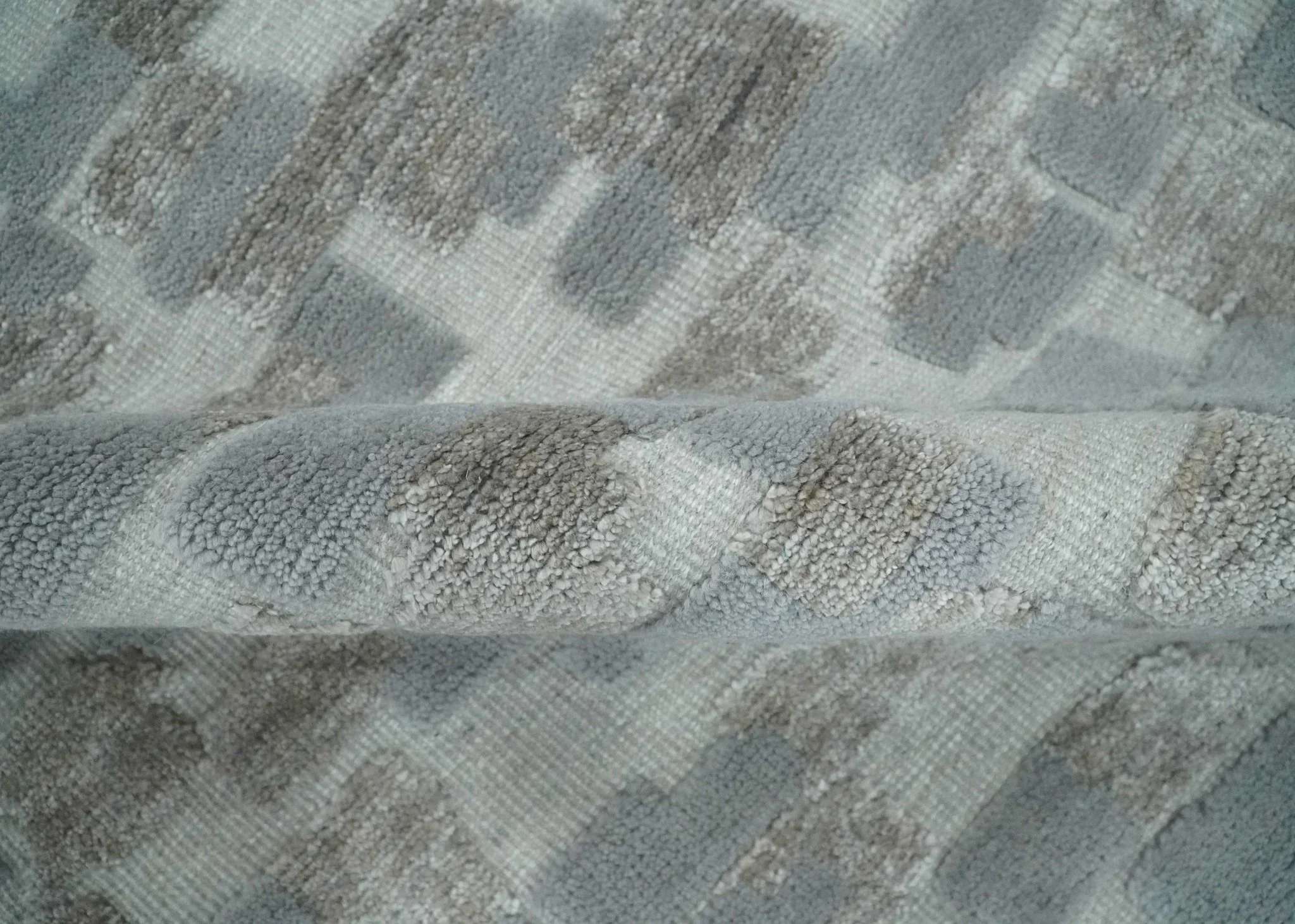 Hand carved Silver, Gray and Brown Traditional Geometrical Pattern Hand Knotted 8x10 and 9x12 Wool and Silk Area Rug - Image 7