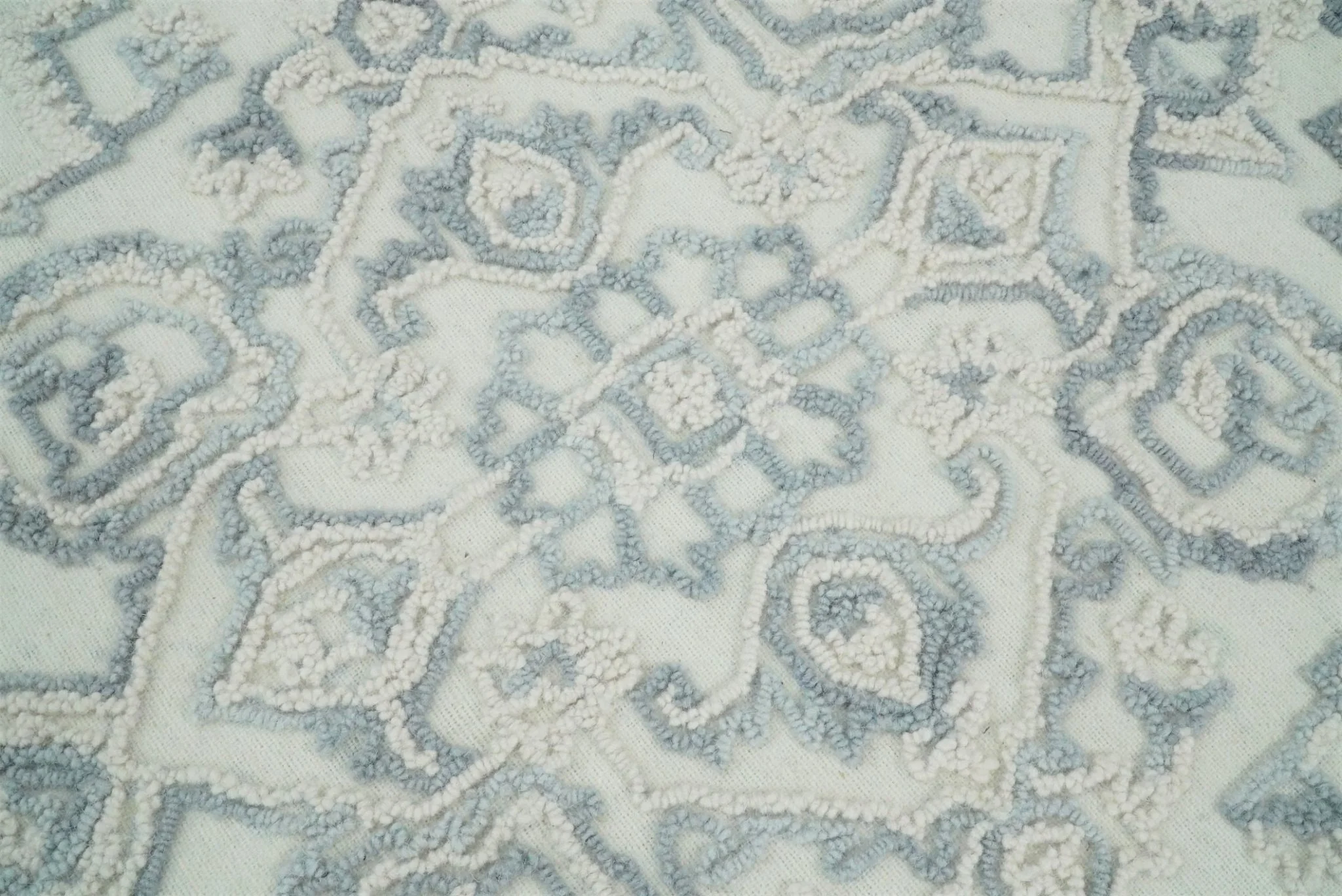 Hand Hooked 5x8 Blue, Silver and White Wool Textured Loop Area Rug | GAR7 - Image 2