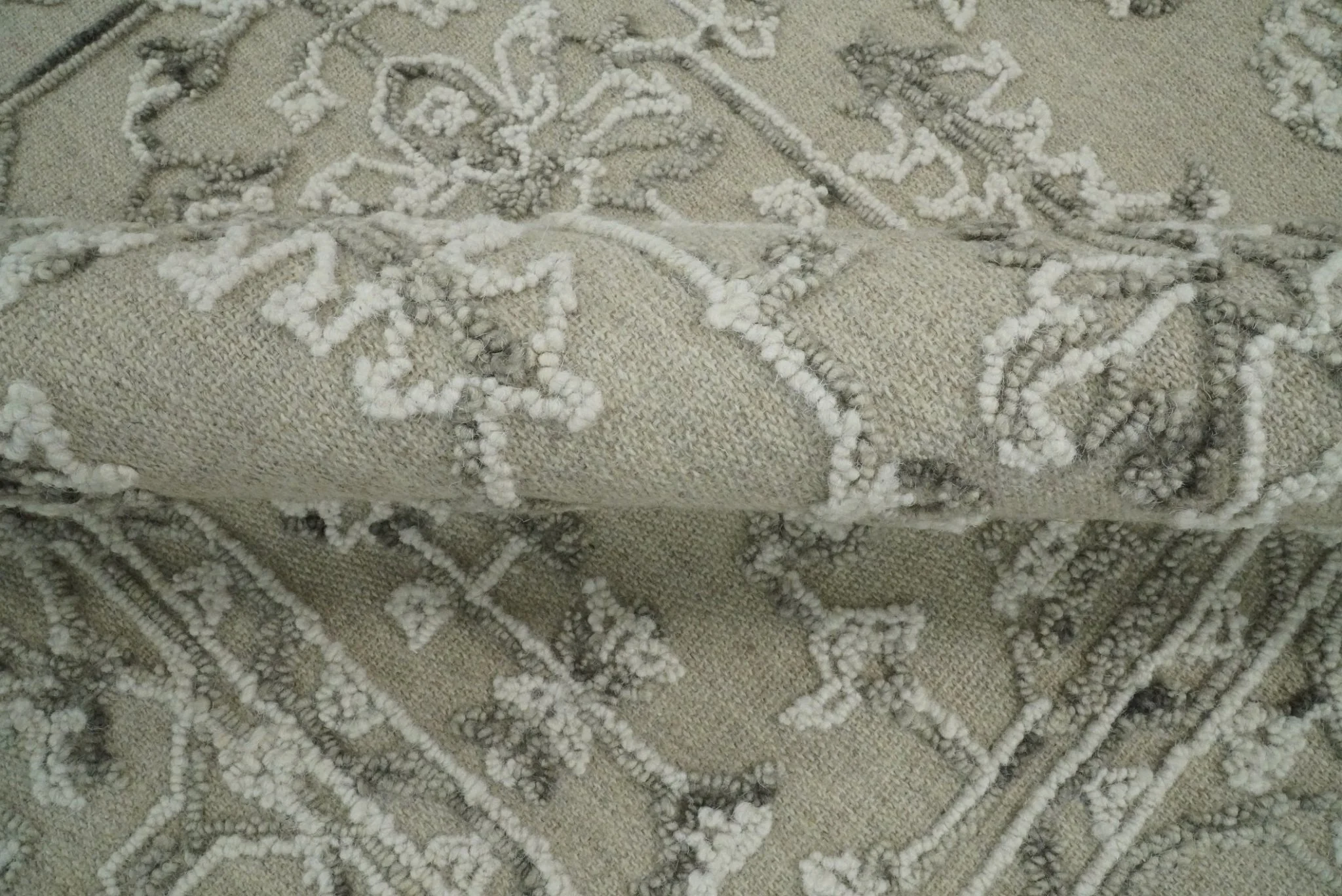 Hand Hooked 5x8 White and Gray Wool Textured Loop Area Rug | GAR9 - Image 6