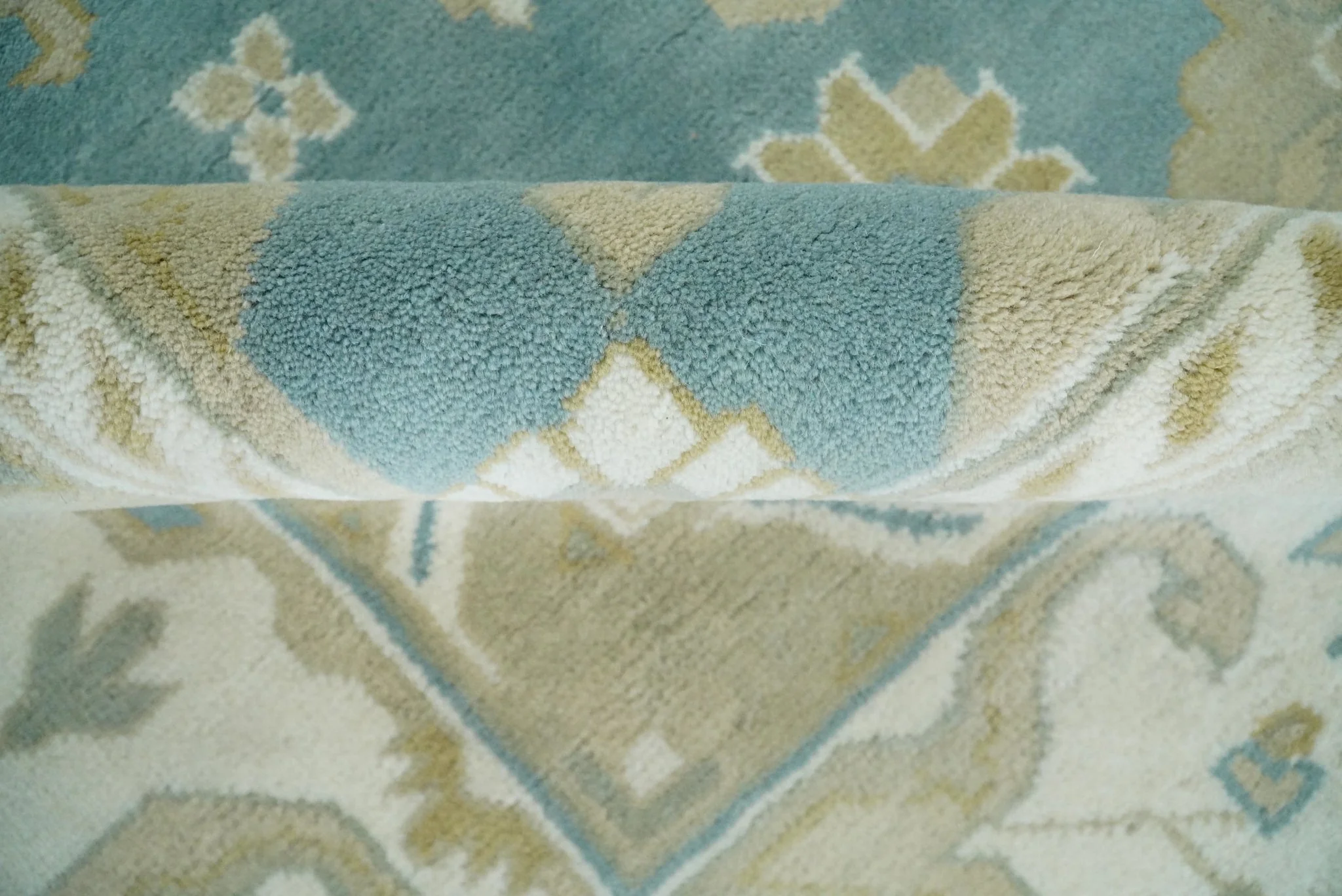 Hand Knotted Persian Oushak 10x14 Blue and Beige Large Wool Area Rug | TRDCP73B1014 - Image 6