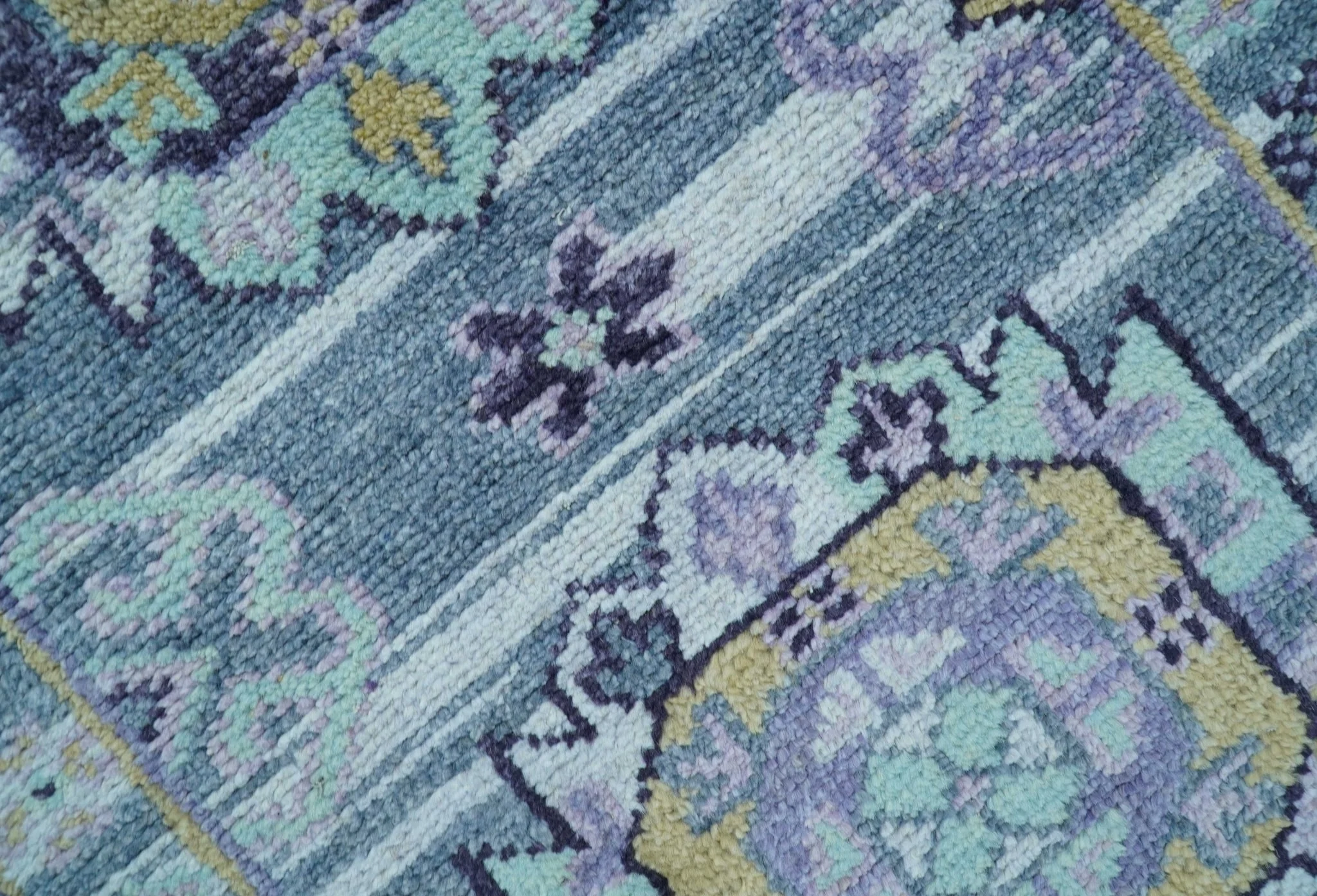 Hand knotted 2.6x8 Gray Traditional Transitional Design Wool Area Rug - Image 6