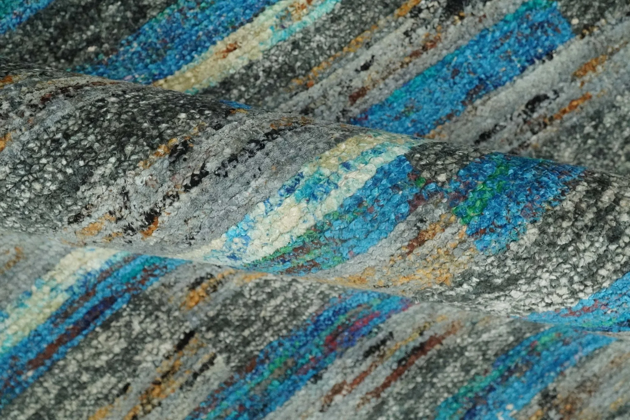 Hand Knotted 4.5x6.5 Gray, Ivory and Blue Modern Abstract Contemporary Recycled Silk Area Rug | OP67 - Image 6