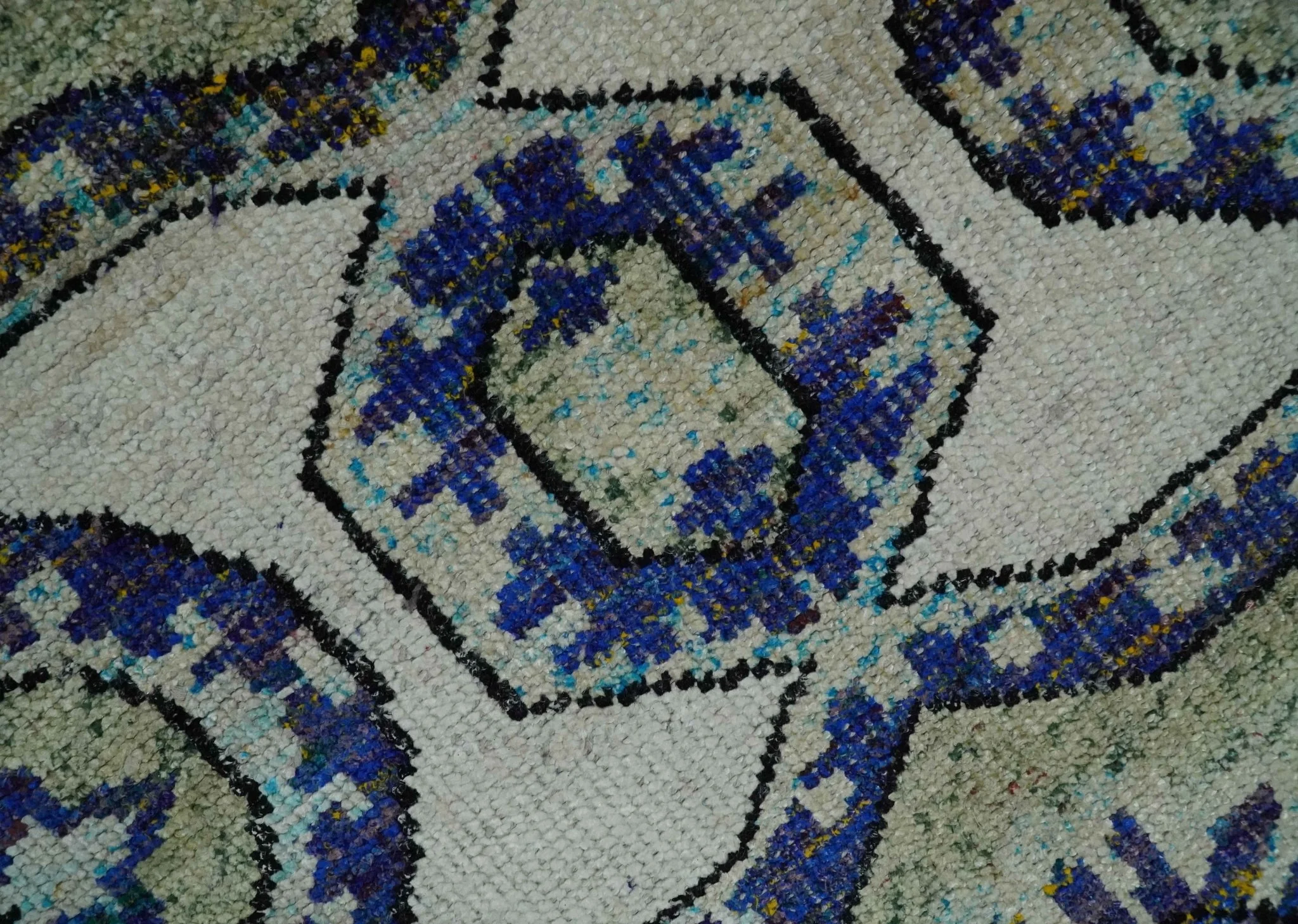 Hand Knotted 5x8 Beige, Violet and Olive Persian made of Recycled Silk Area Rug | OP98 - Image 4