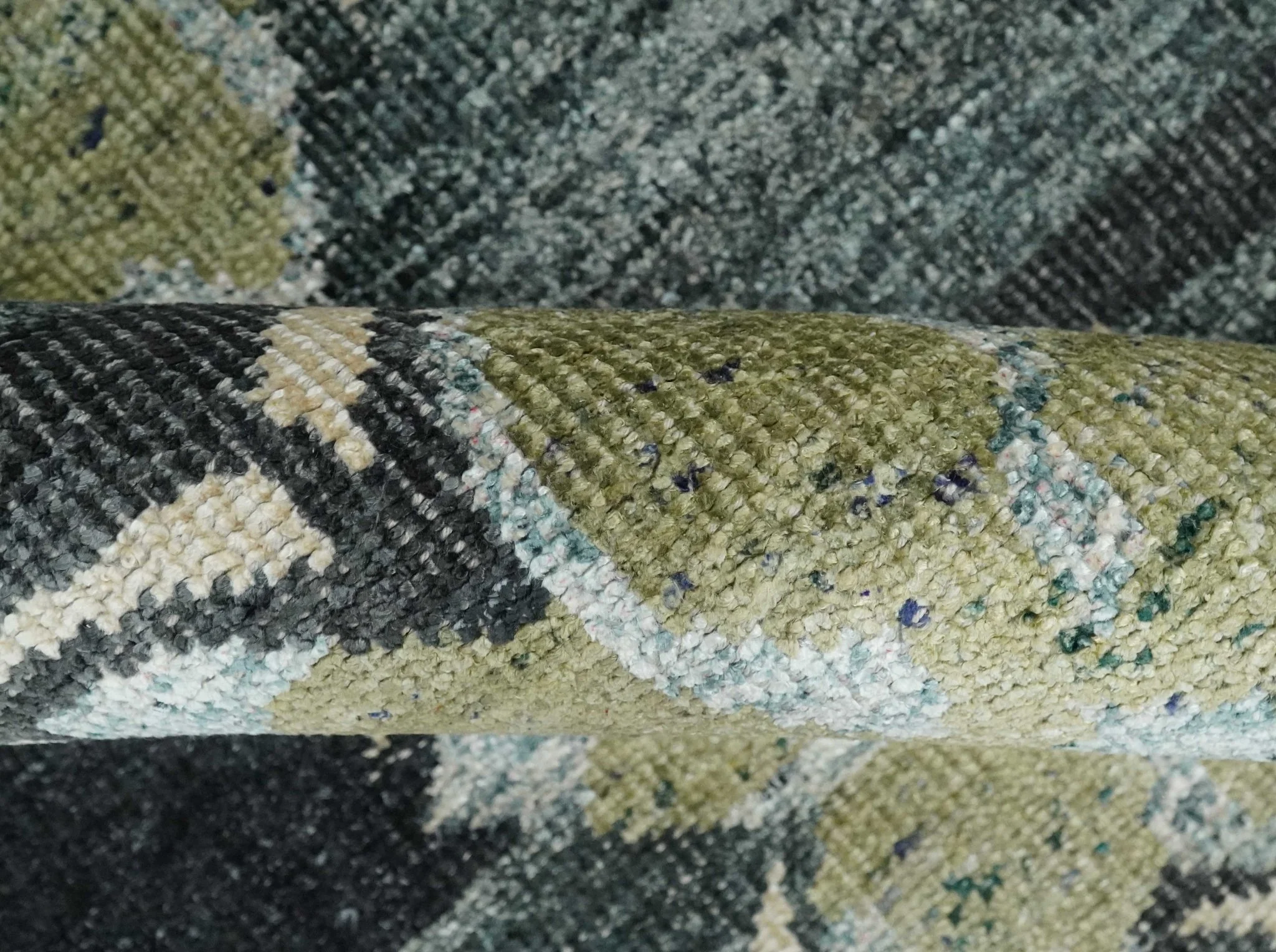 Hand Knotted 5x8 Charcoal, Beige and Teal Floral Persian made of Recycled Silk Area Rug | OP122 - Image 6