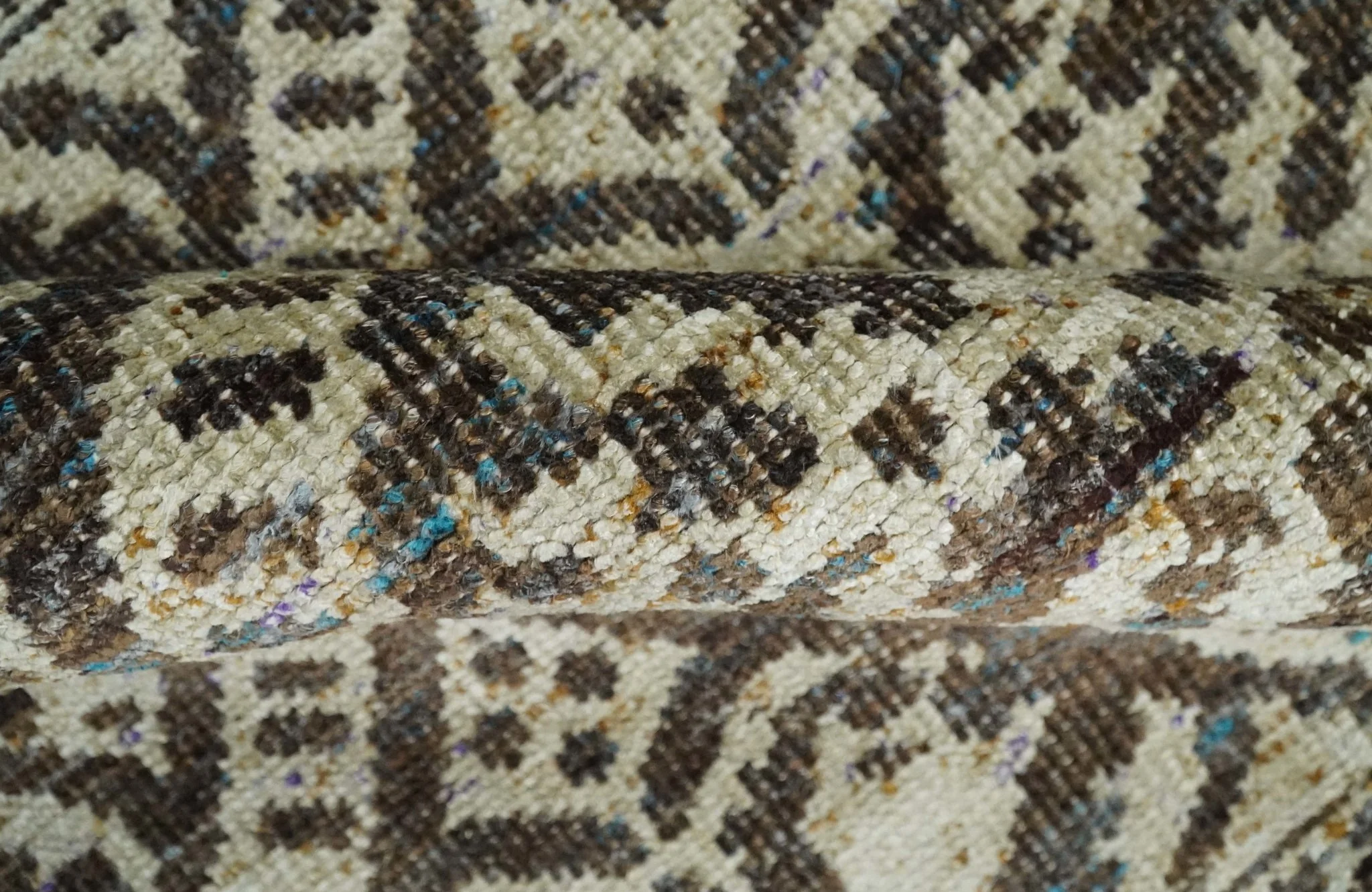 Hand Knotted 5x8 Ivory and Brown Antique Persian Style Contemporary Recycled Silk Area Rug | OP82 - Image 6