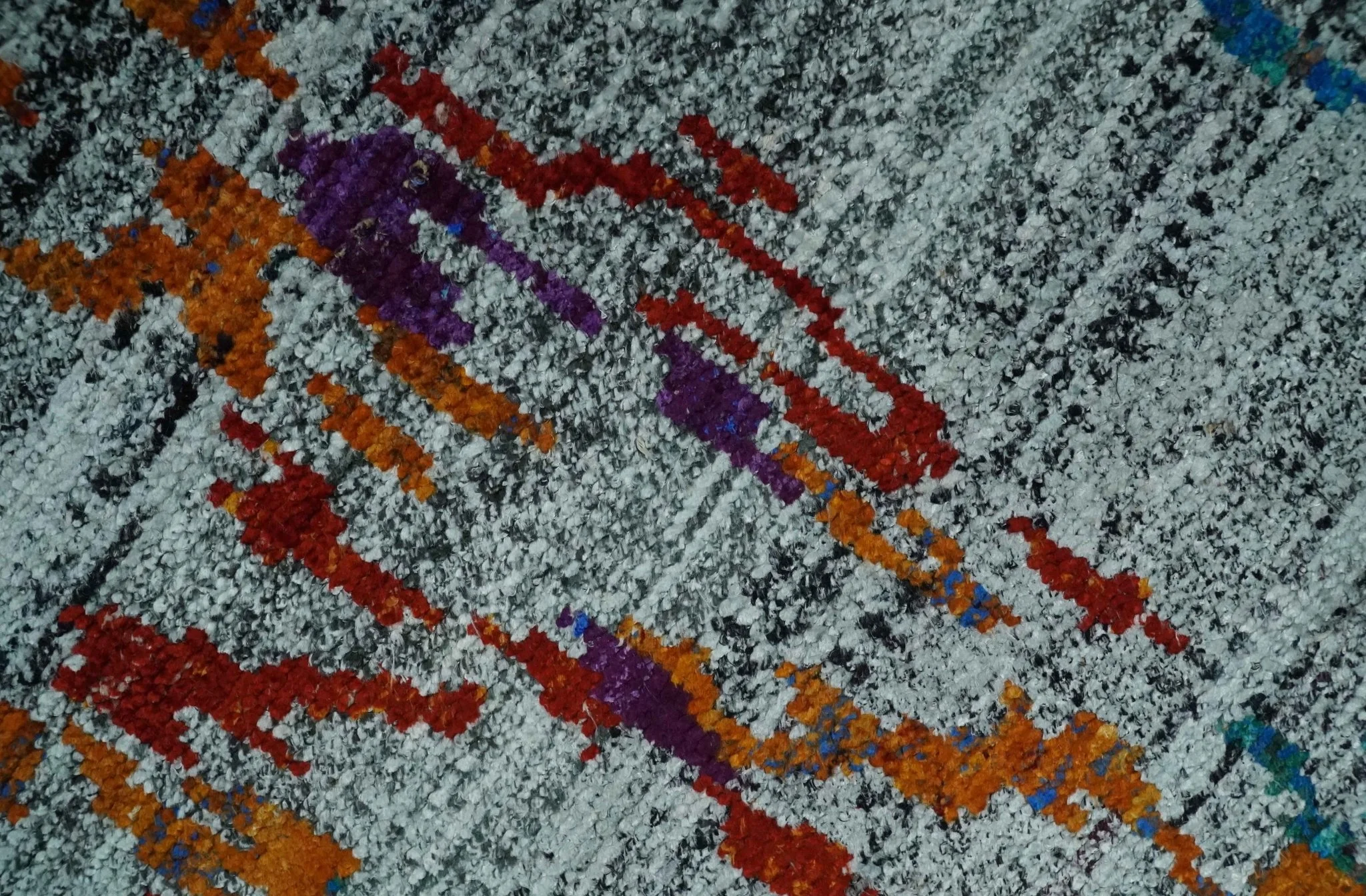 Hand Knotted 5x8 Silver, Red and Gold Modern Abstract Contemporary Recycled Silk Area Rug | OP93 - Image 4