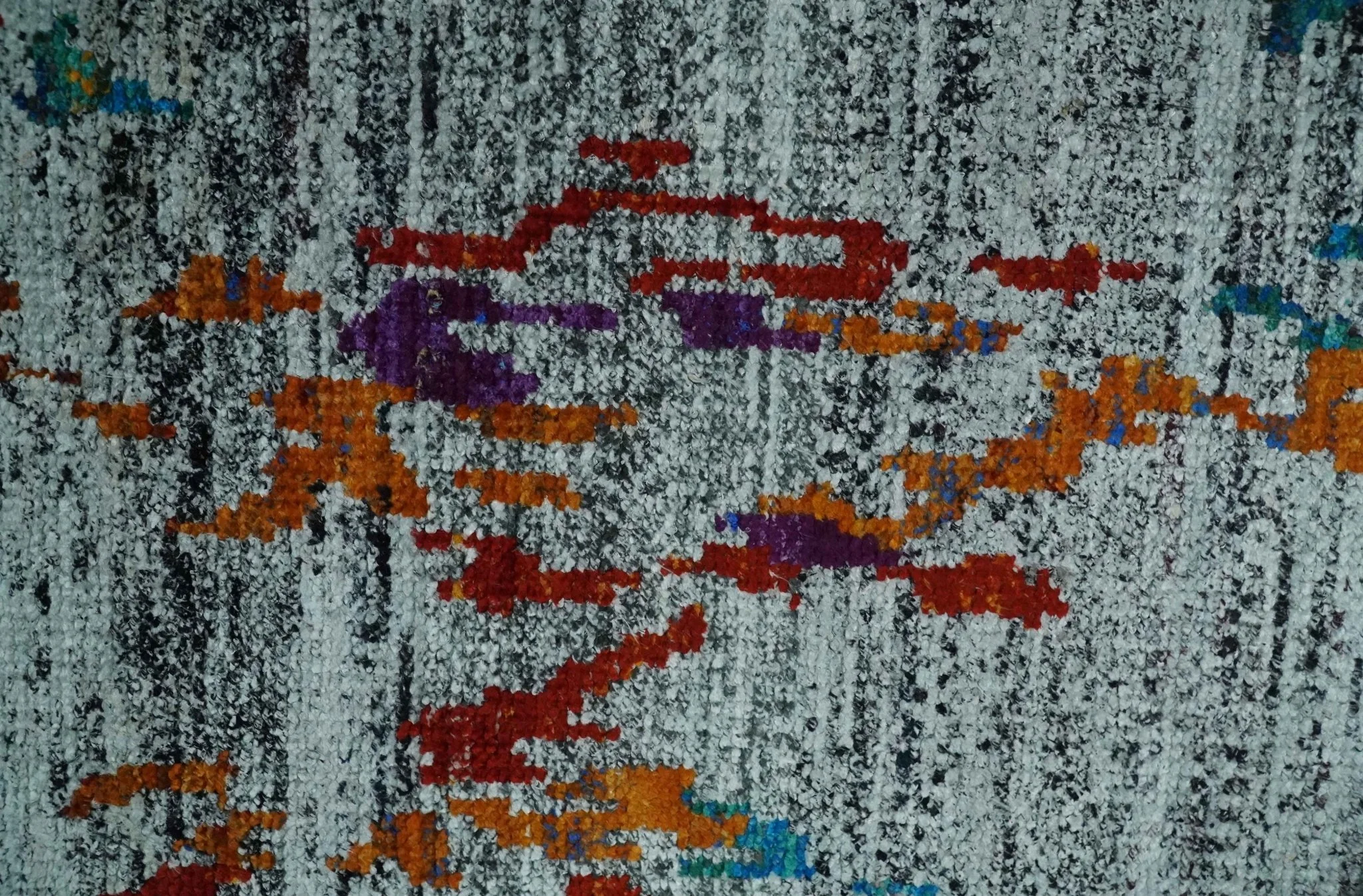 Hand Knotted 5x8 Silver, Red and Gold Modern Abstract Contemporary Recycled Silk Area Rug | OP93 - Image 9