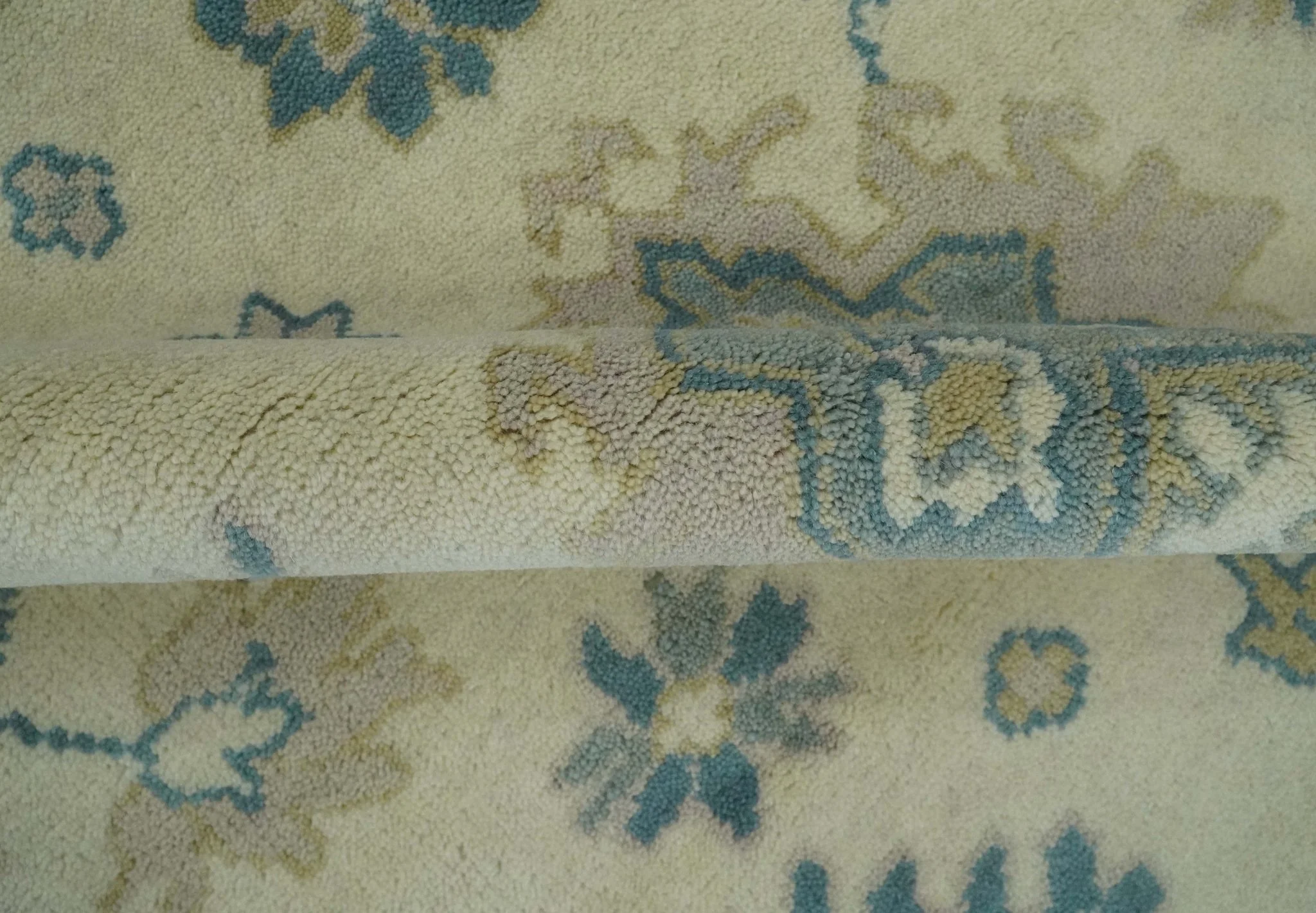 Hand Knotted 8x10 Beige and Gray Antique Oushak Wool Area Rug - Image 7