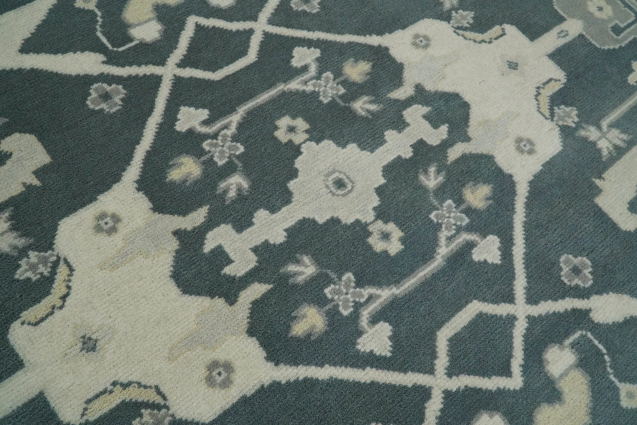 Hand Knotted 8x10 Oriental Oushak Gray and Beige Wool Area Rug, Living Room Rug | TRDCP80810 - Image 4