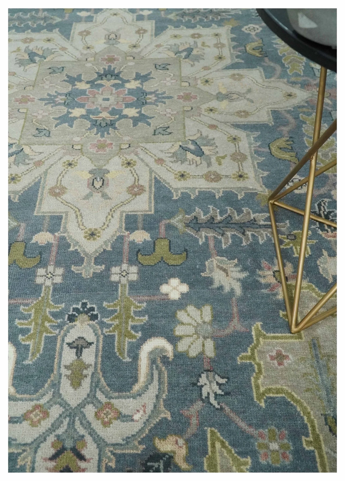 Hand Knotted 9x12 Ivory, Gray, Beige and Olive  Traditional Vintage Heriz Serapi Wool Rug | TRDCP1041912 - Image 2
