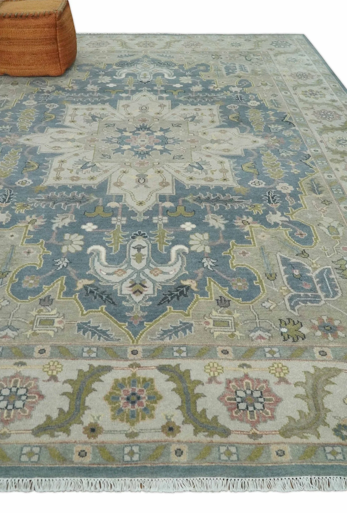 Hand Knotted 9x12 Ivory, Gray, Beige and Olive  Traditional Vintage Heriz Serapi Wool Rug | TRDCP1041912 - Image 3