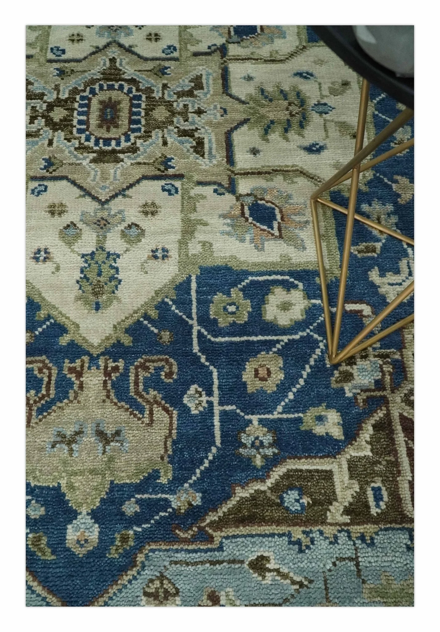 Antique look Blue, Ivory and Olive Traditional Heriz Medallion Multi Size wool Area Rug - Image 2