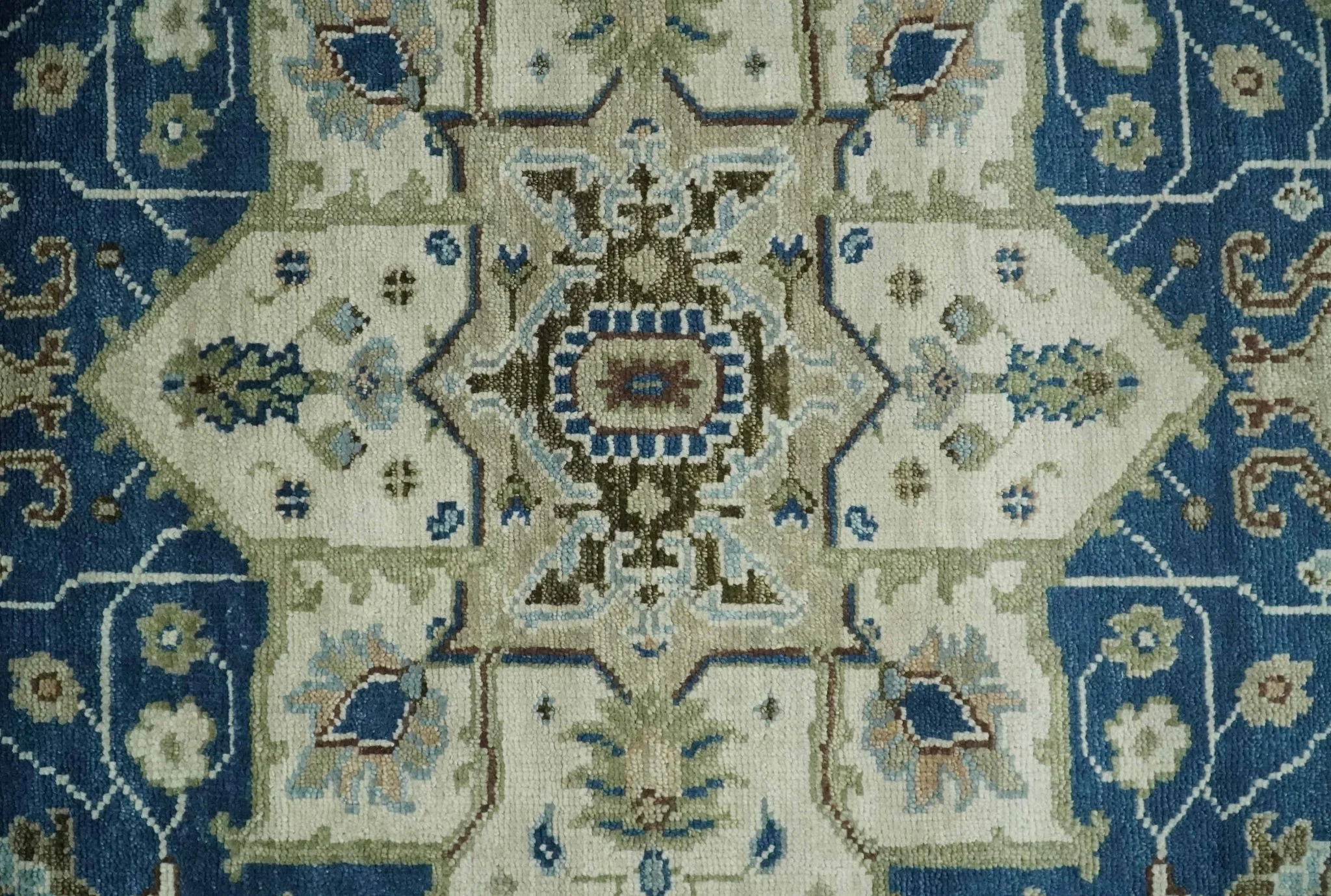 Antique look Blue, Ivory and Olive Traditional Heriz Medallion Multi Size wool Area Rug - Image 9